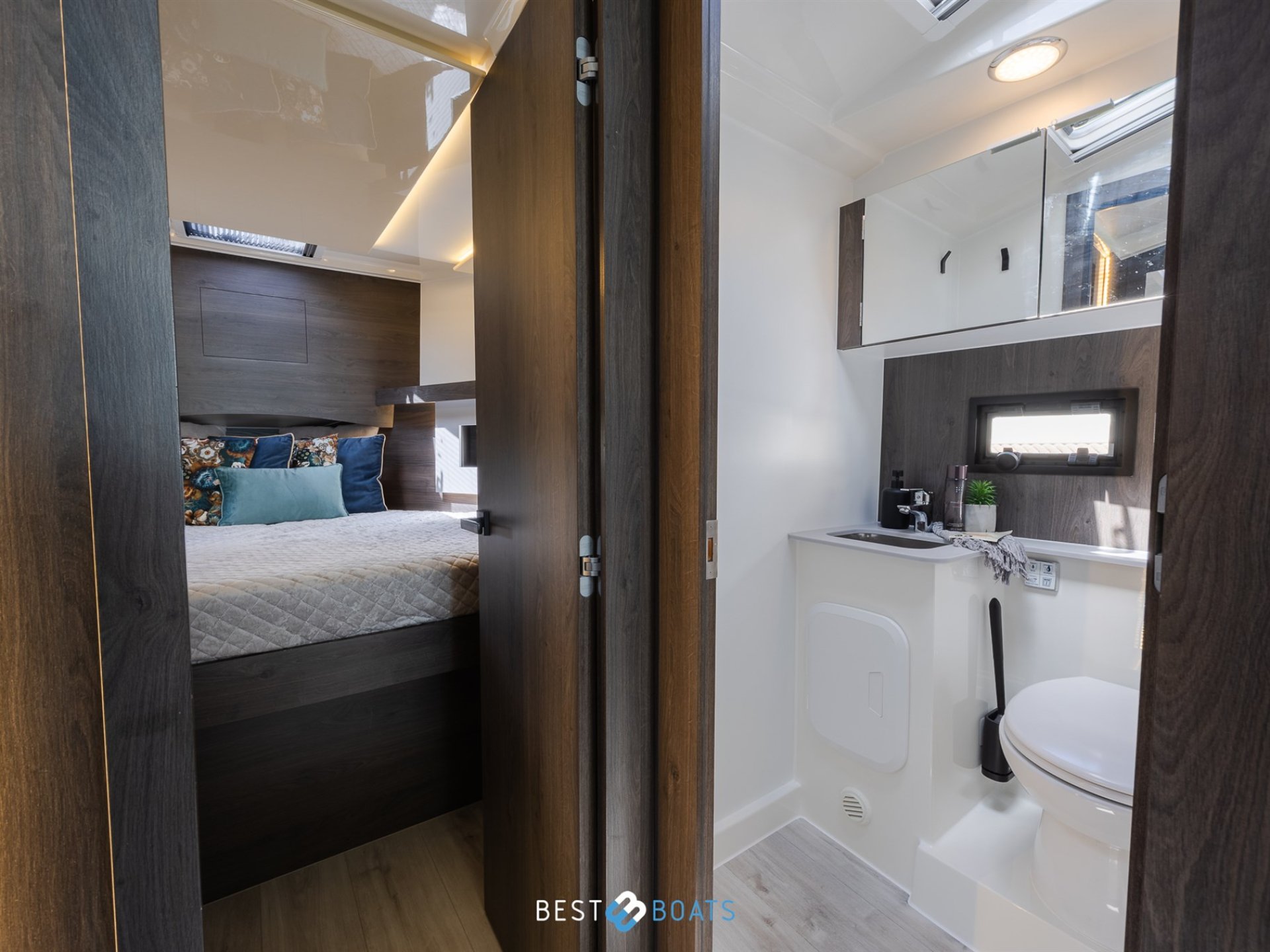 Cobra Yachts Futura 36 Premium Fly