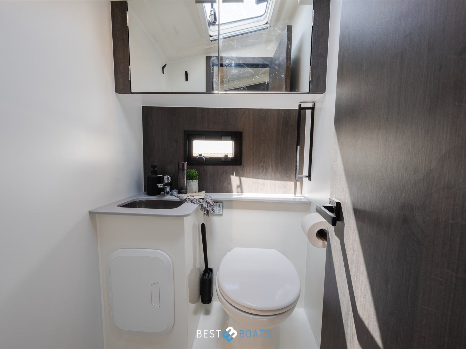 Cobra Yachts Futura 36 Premium Fly