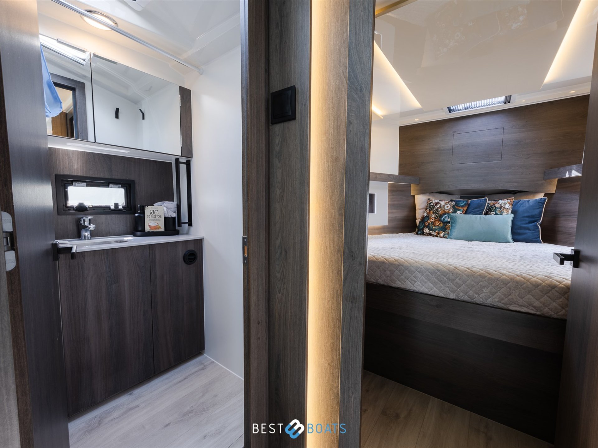 Cobra Yachts Futura 36 Premium Fly