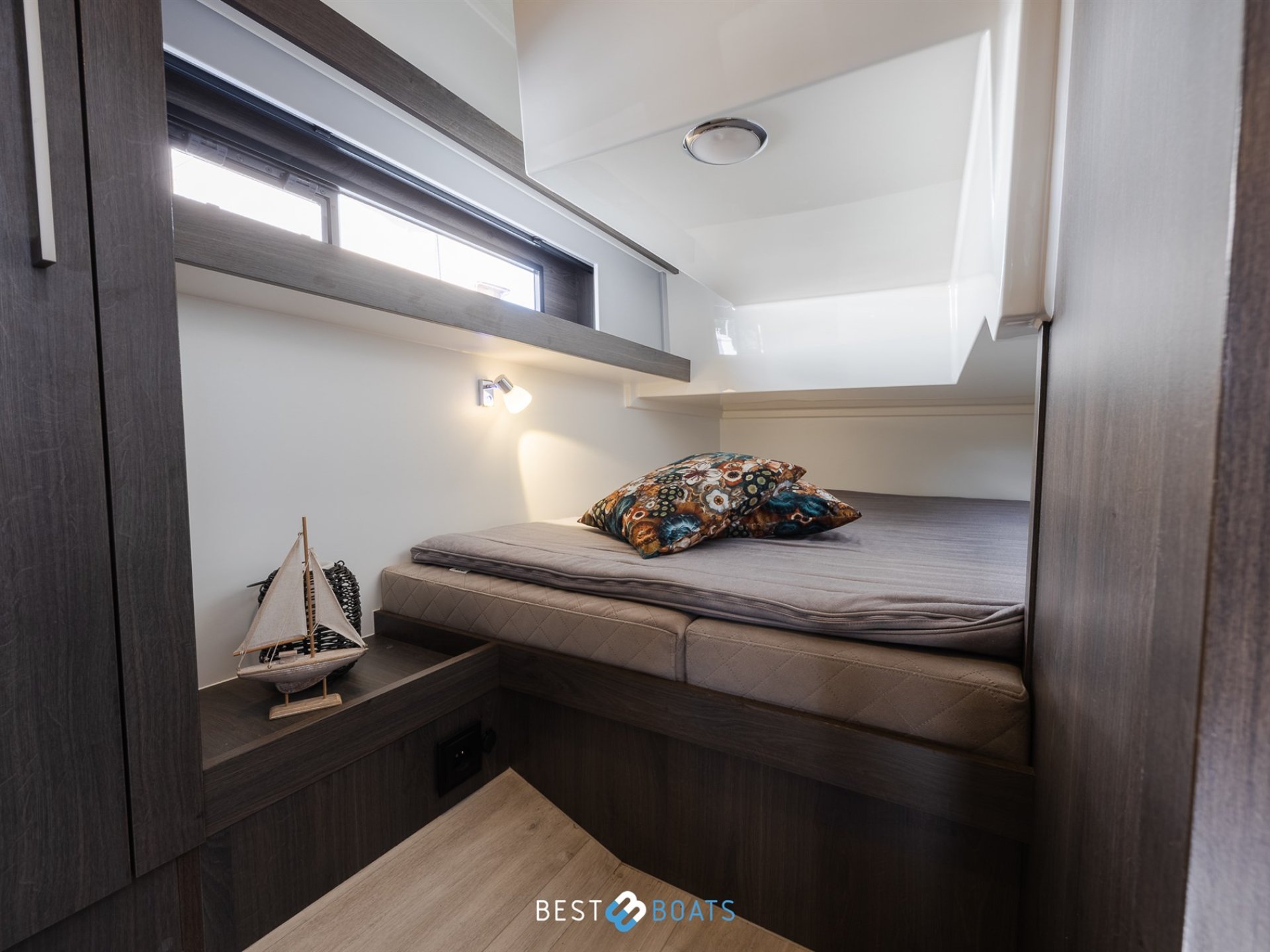 Cobra Yachts Futura 36 Premium Fly
