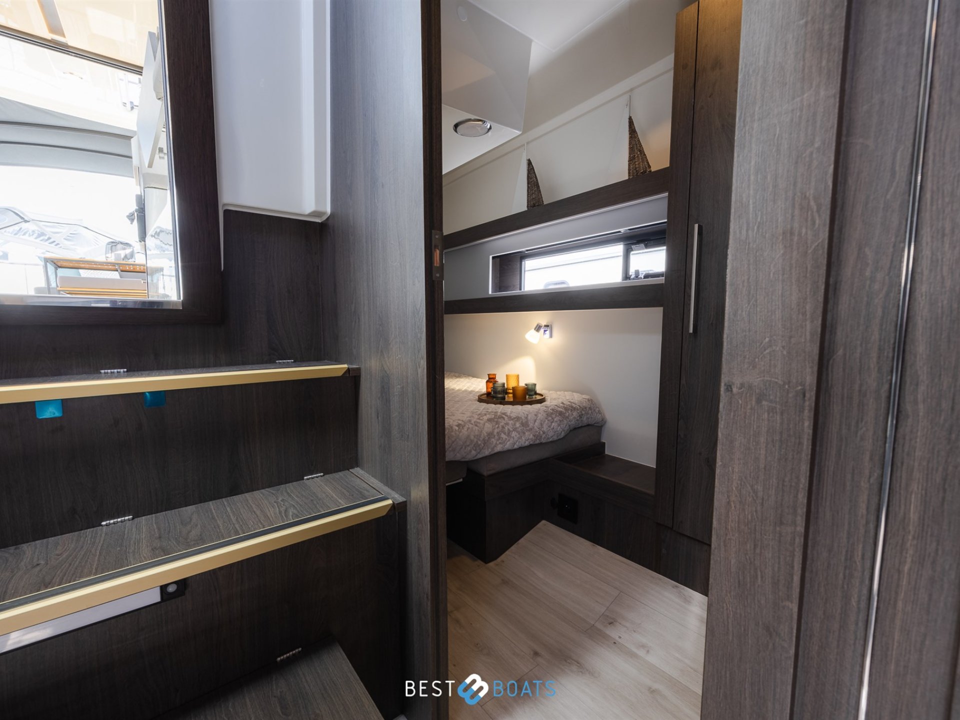 Cobra Yachts Futura 36 Premium Fly