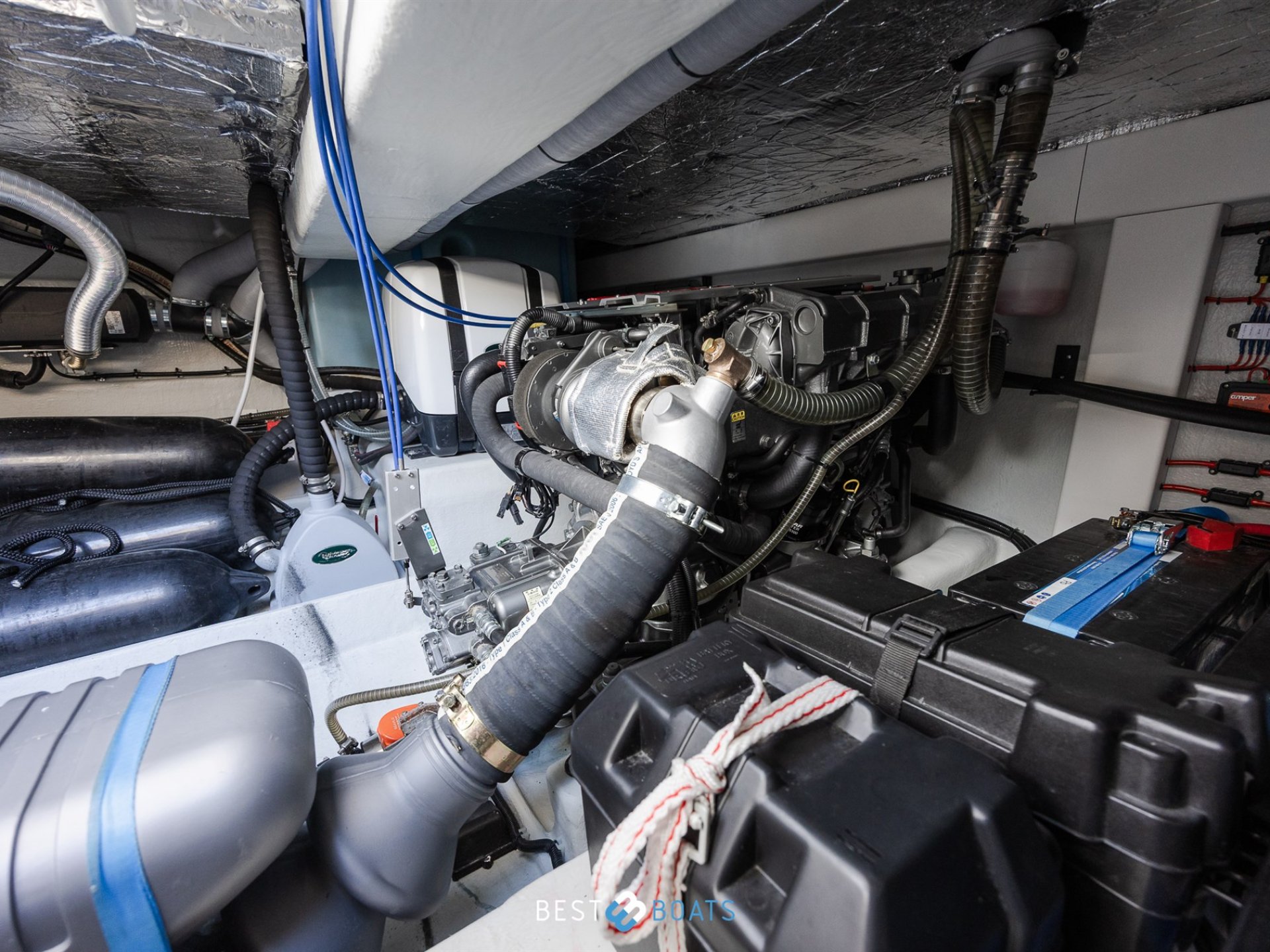 Cobra Yachts Futura 36 Premium Fly