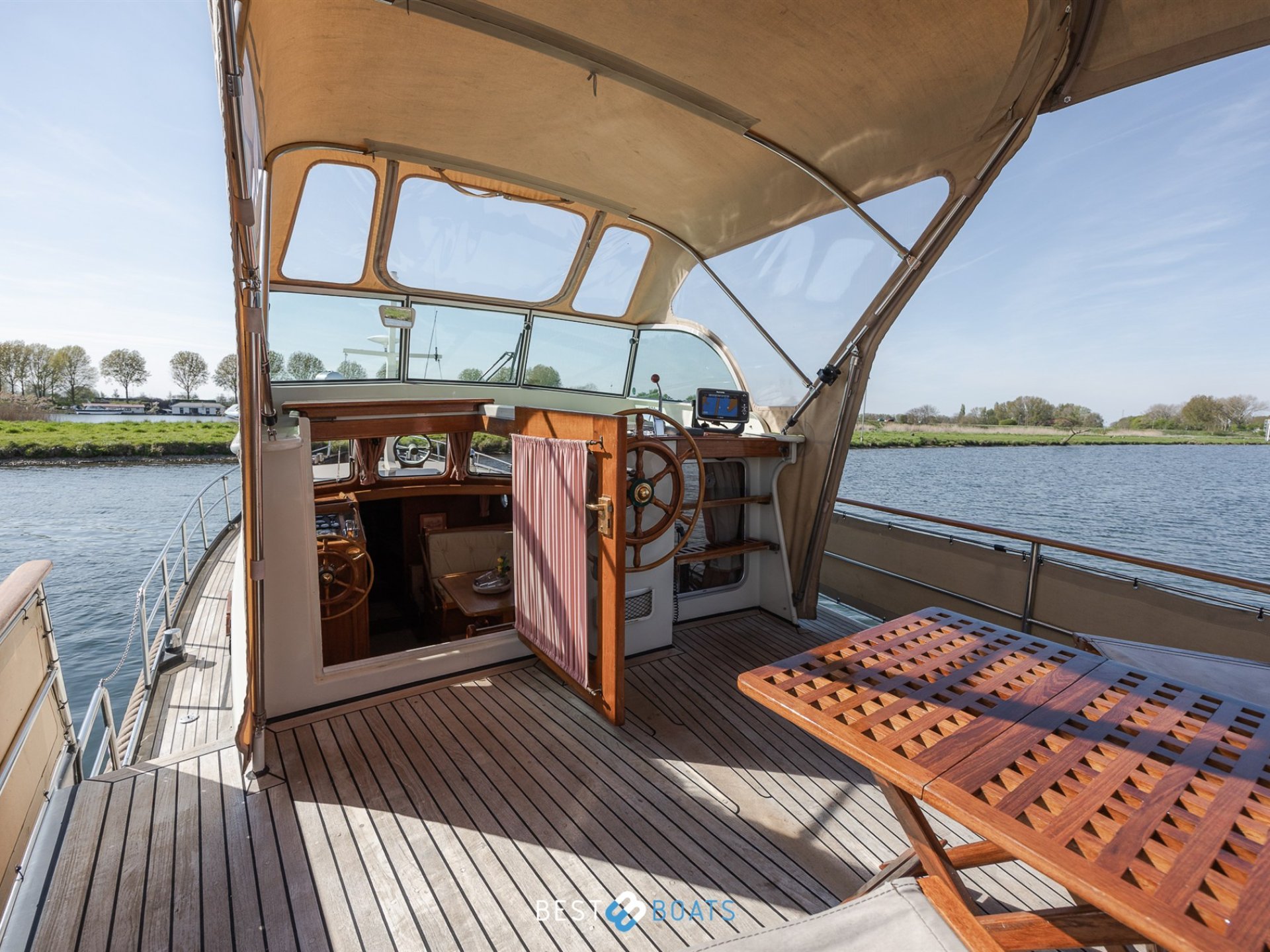 Linssen St. Jozef 1050 Salon