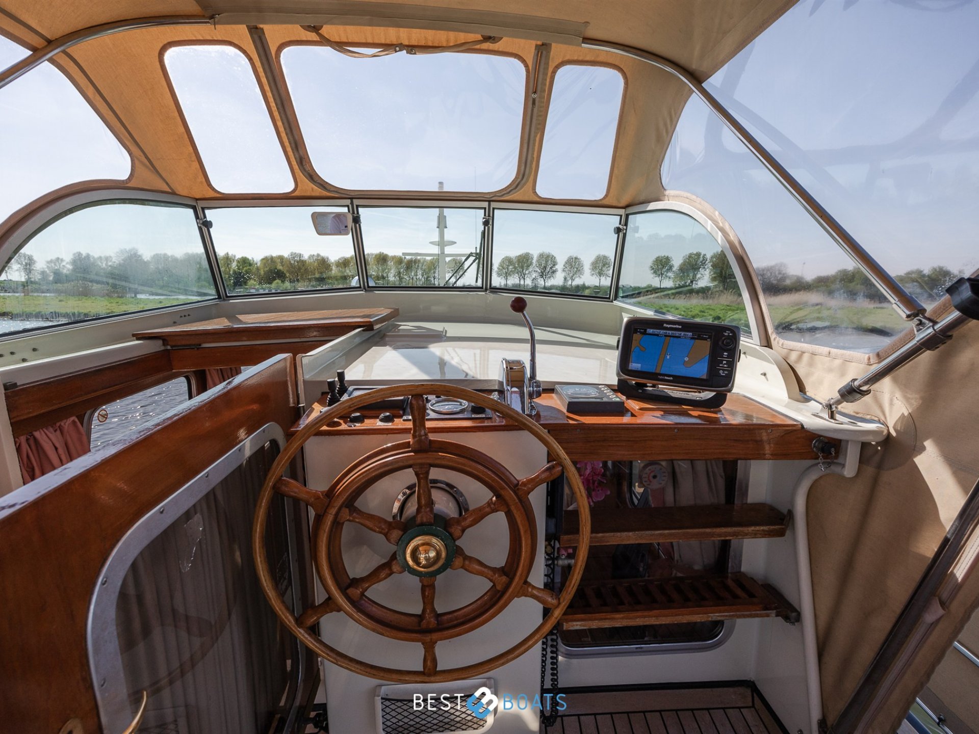 Linssen St. Jozef 1050 Salon