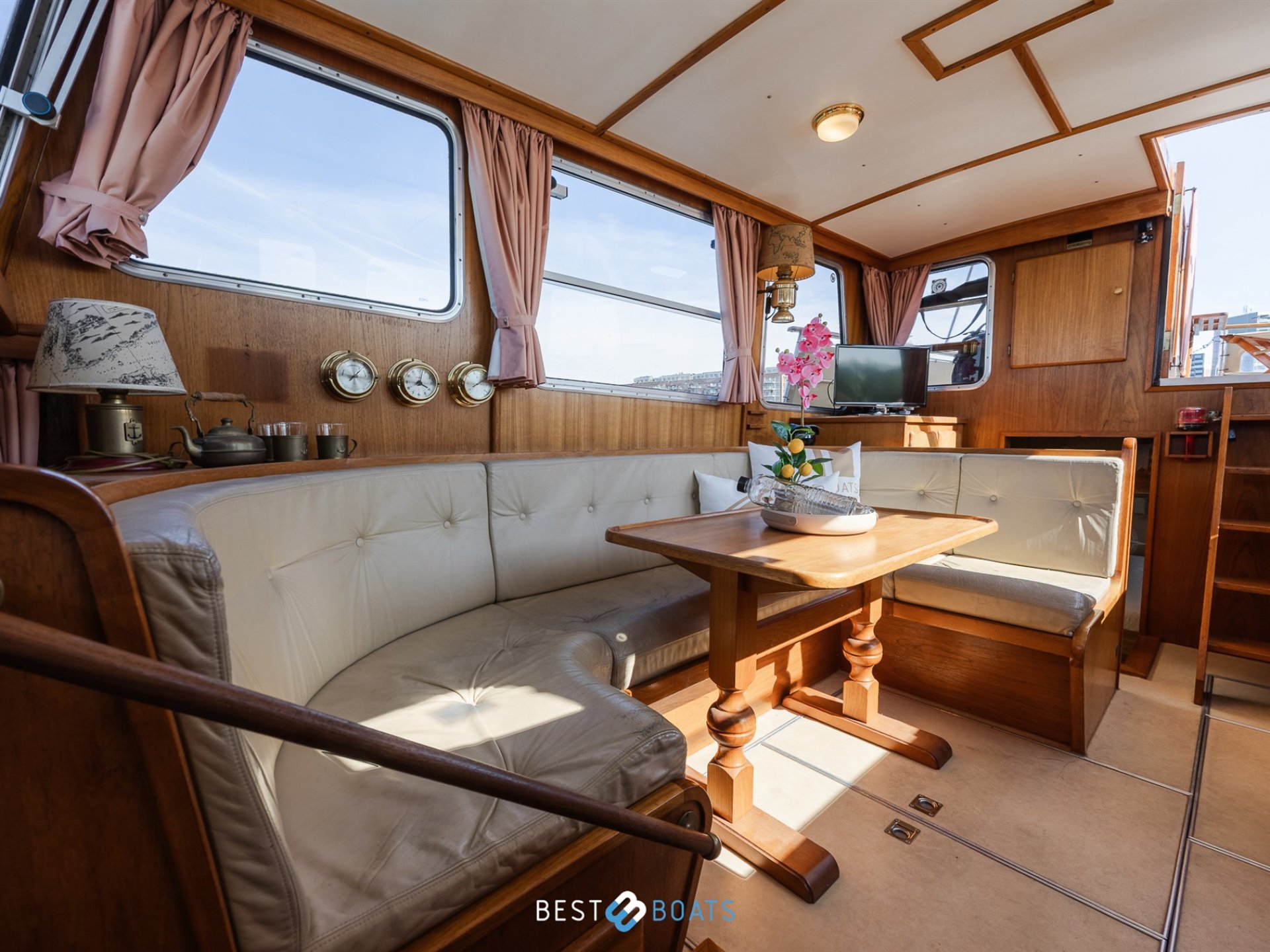 Linssen St. Jozef 1050 Salon