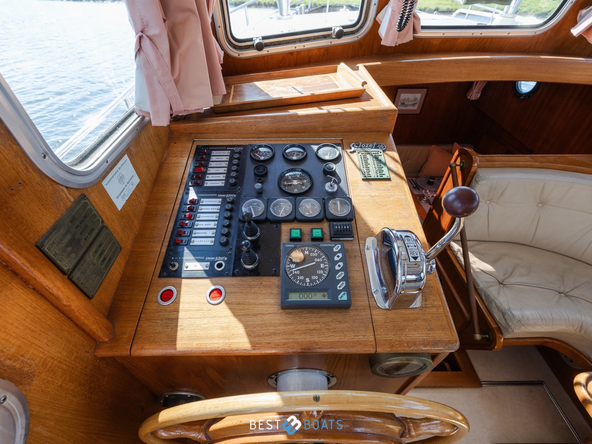 Linssen St. Jozef 1050 Salon