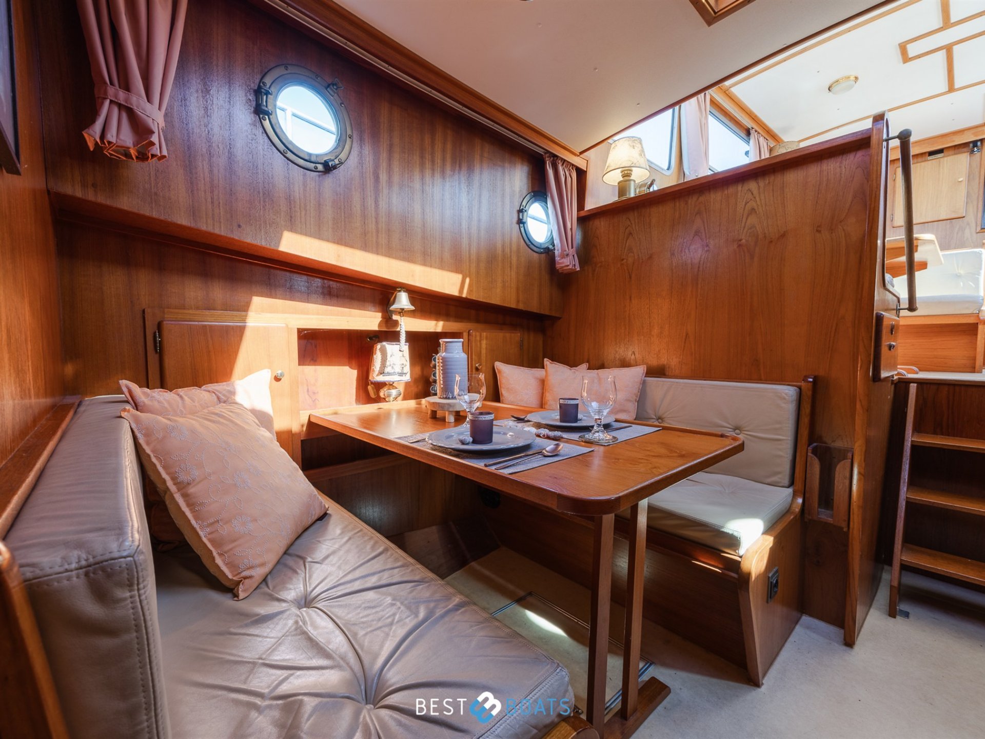 Linssen St. Jozef 1050 Salon