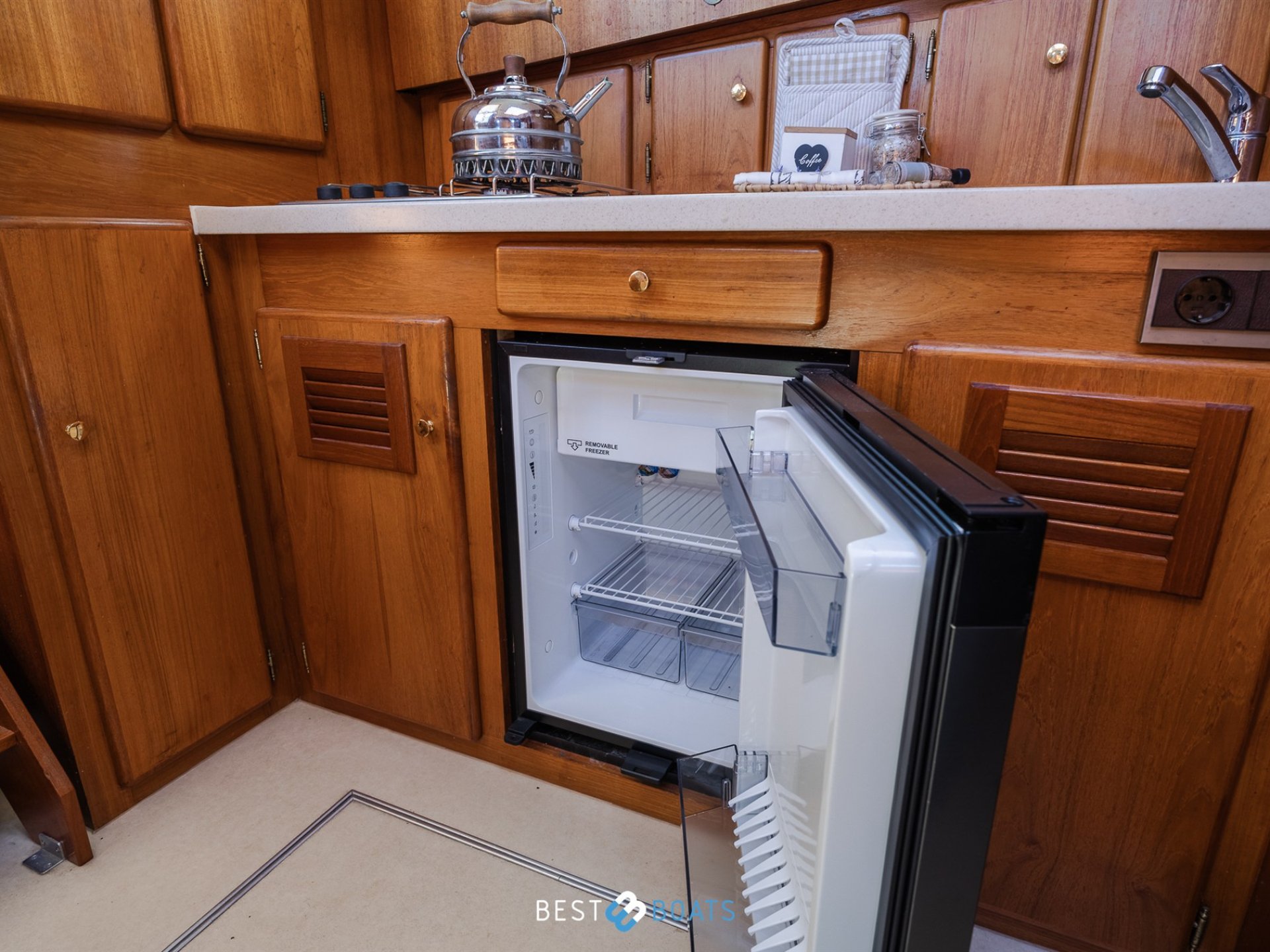 Linssen St. Jozef 1050 Salon
