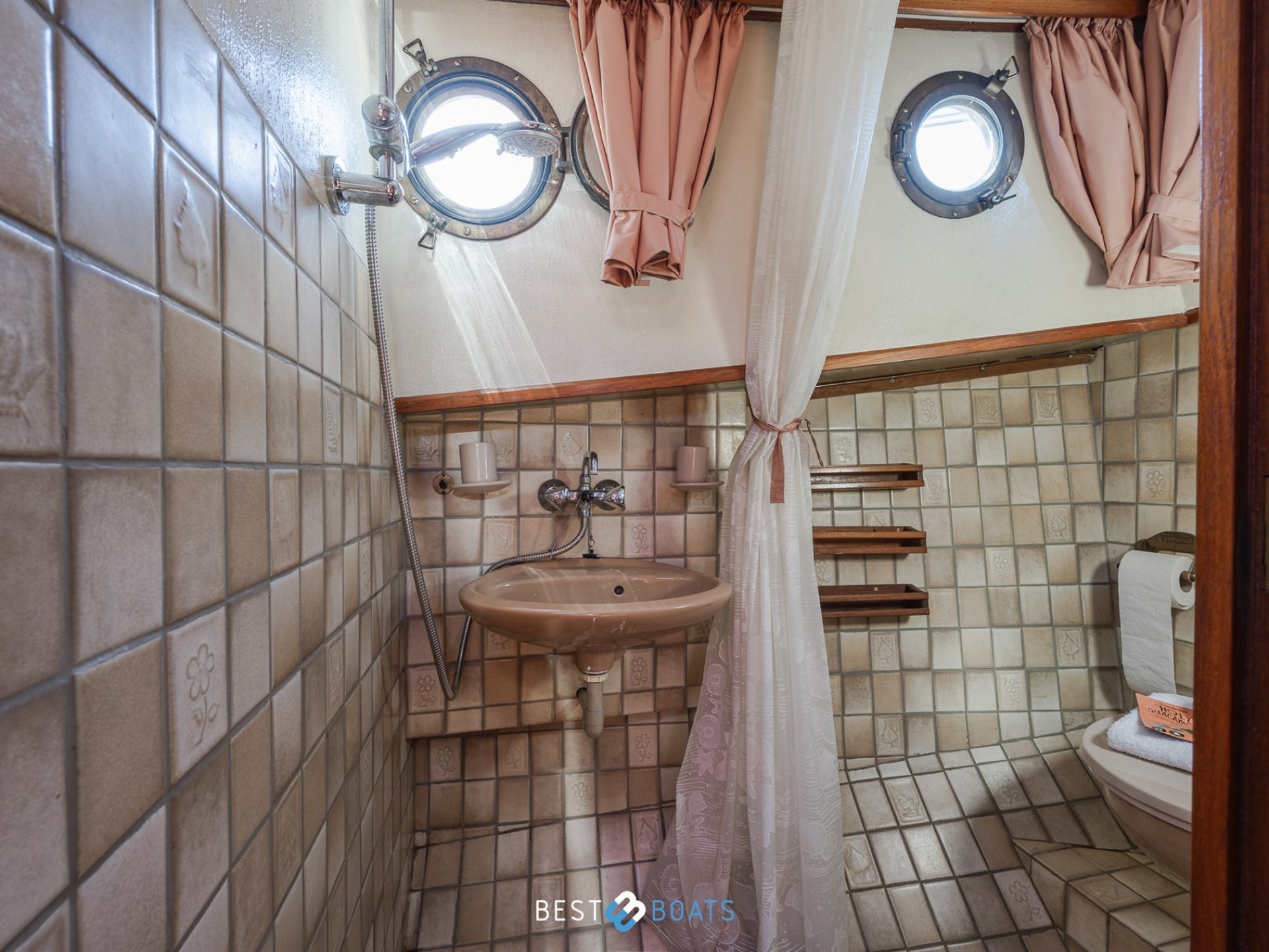 Linssen St. Jozef 1050 Salon