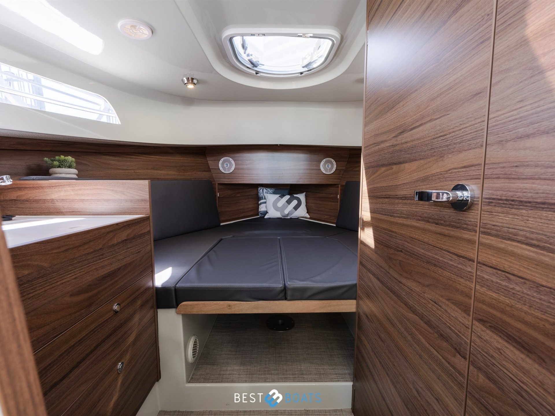Antaris seventy7 cabin - SOLD