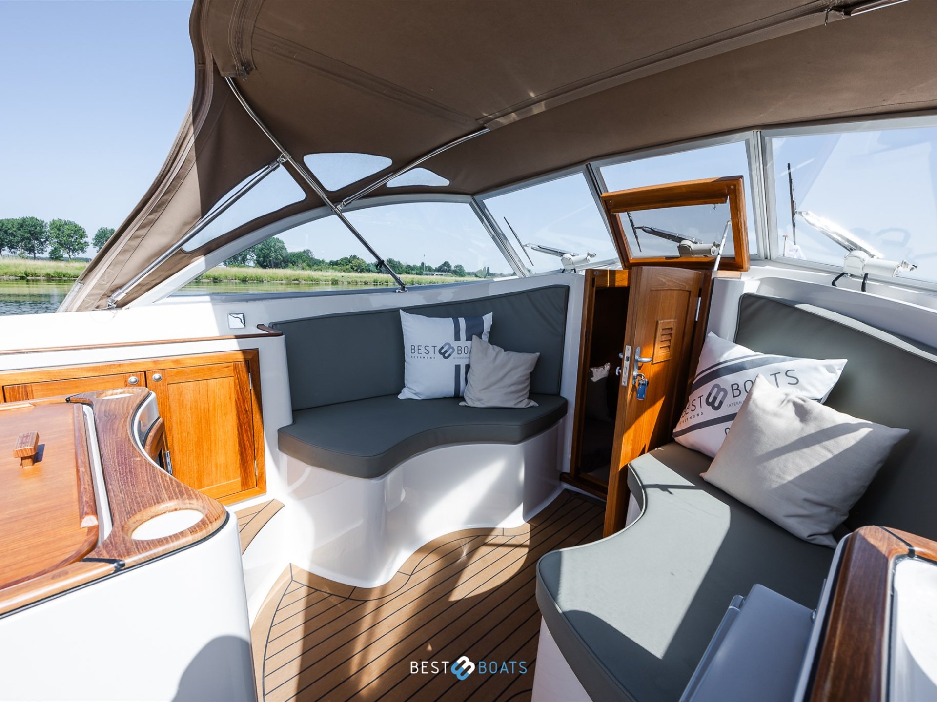 Interboat Intercruiser 27 Cabin