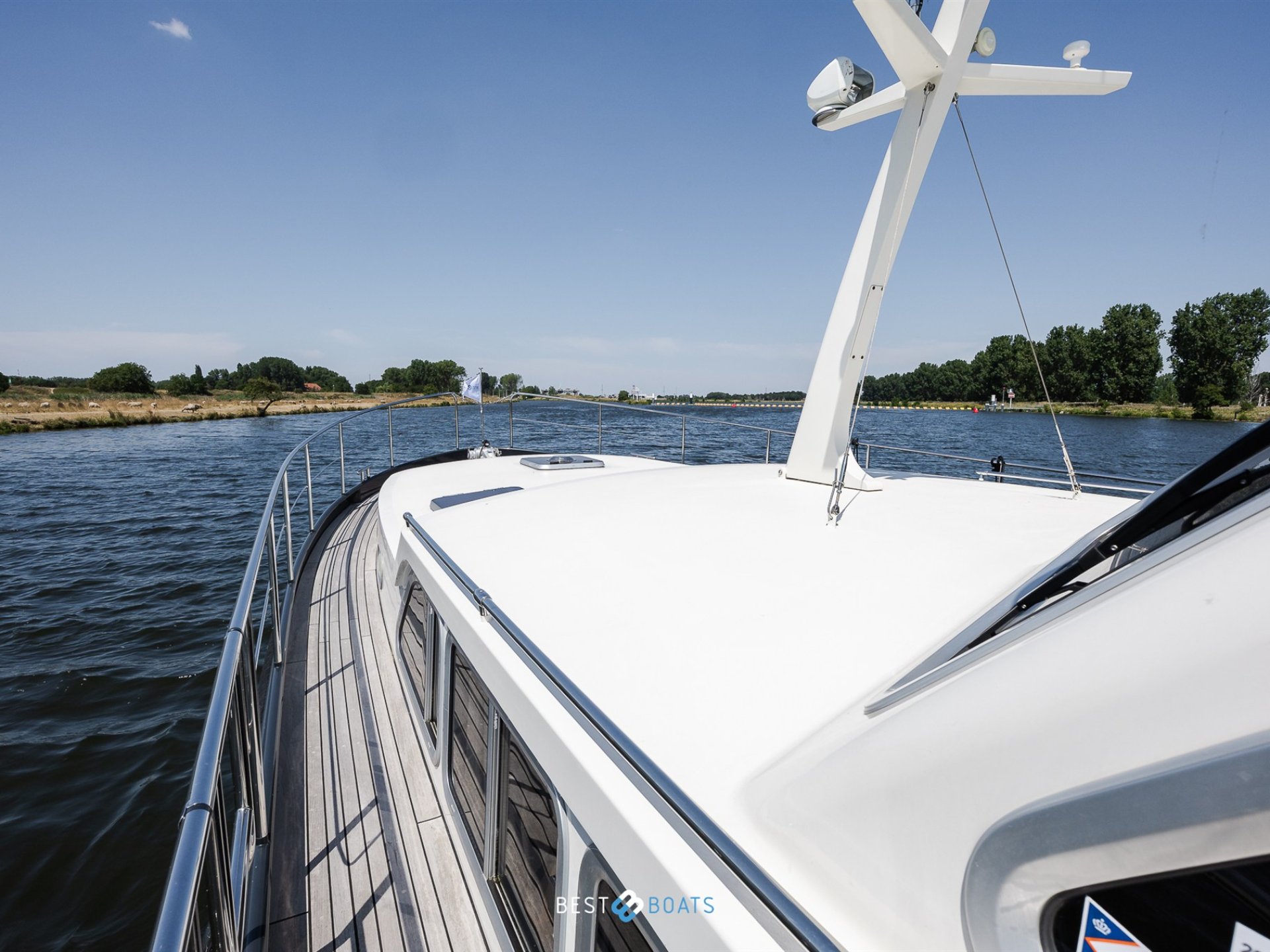 Linssen Grand Sturdy 470 Sedan Wheelhouse