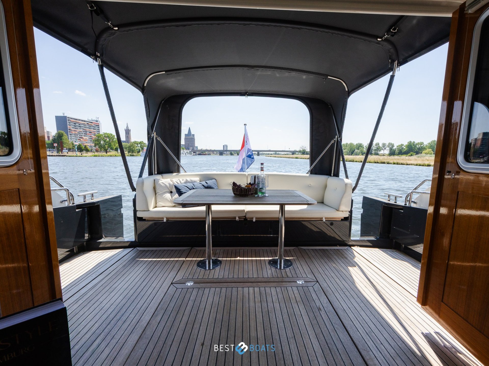 Linssen Grand Sturdy 470 Sedan Wheelhouse