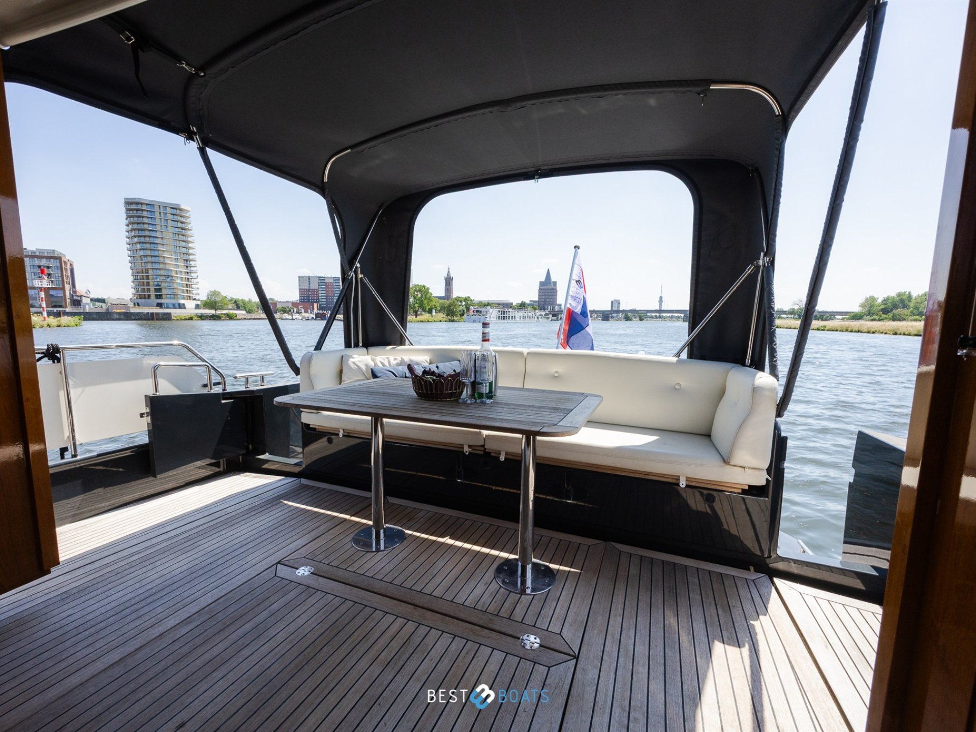Linssen Grand Sturdy 470 Sedan Wheelhouse