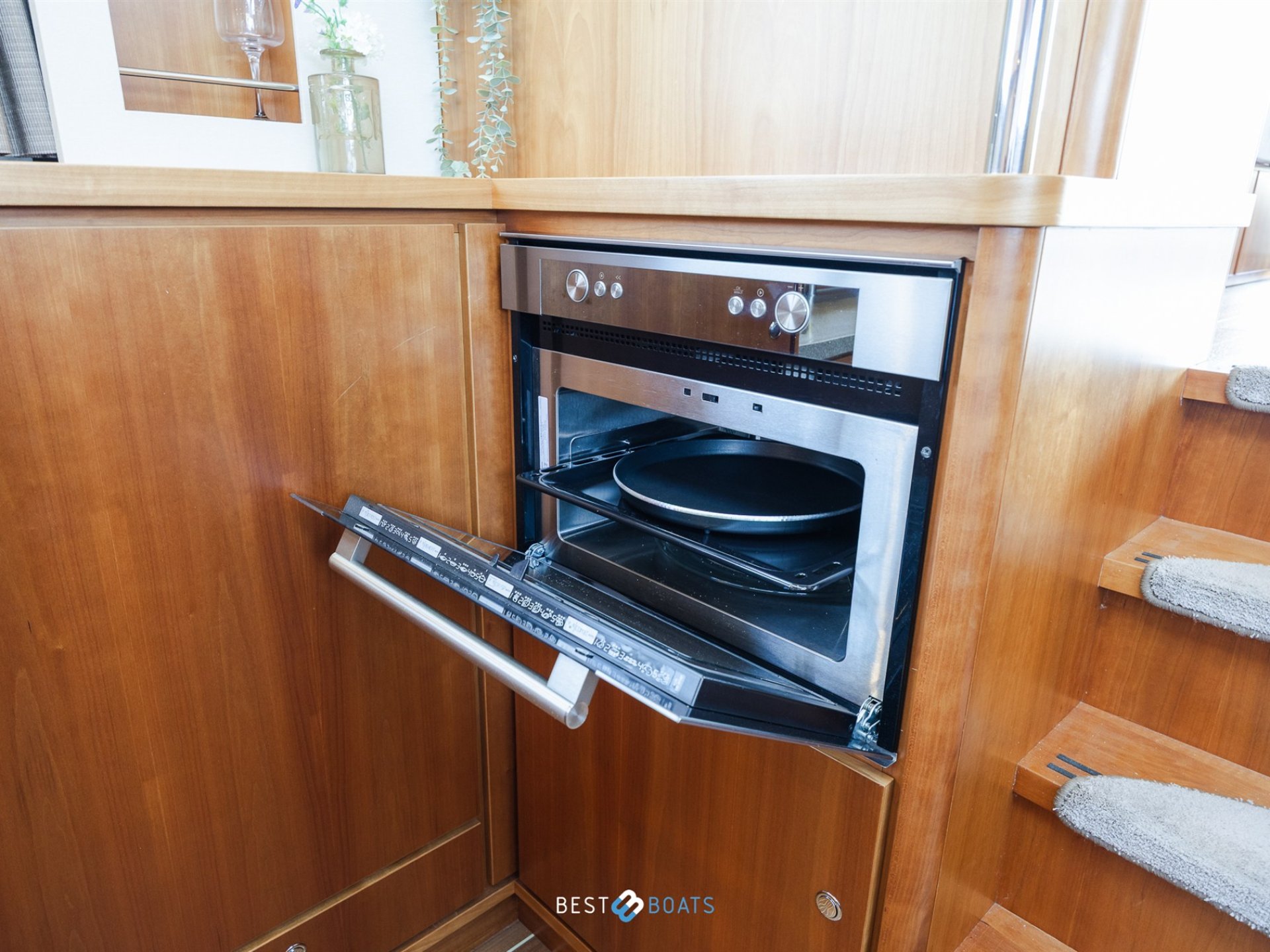 Linssen Grand Sturdy 470 Sedan Wheelhouse