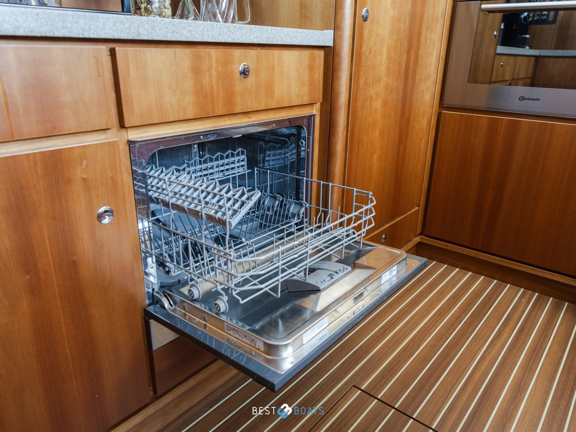 Linssen Grand Sturdy 470 Sedan Wheelhouse