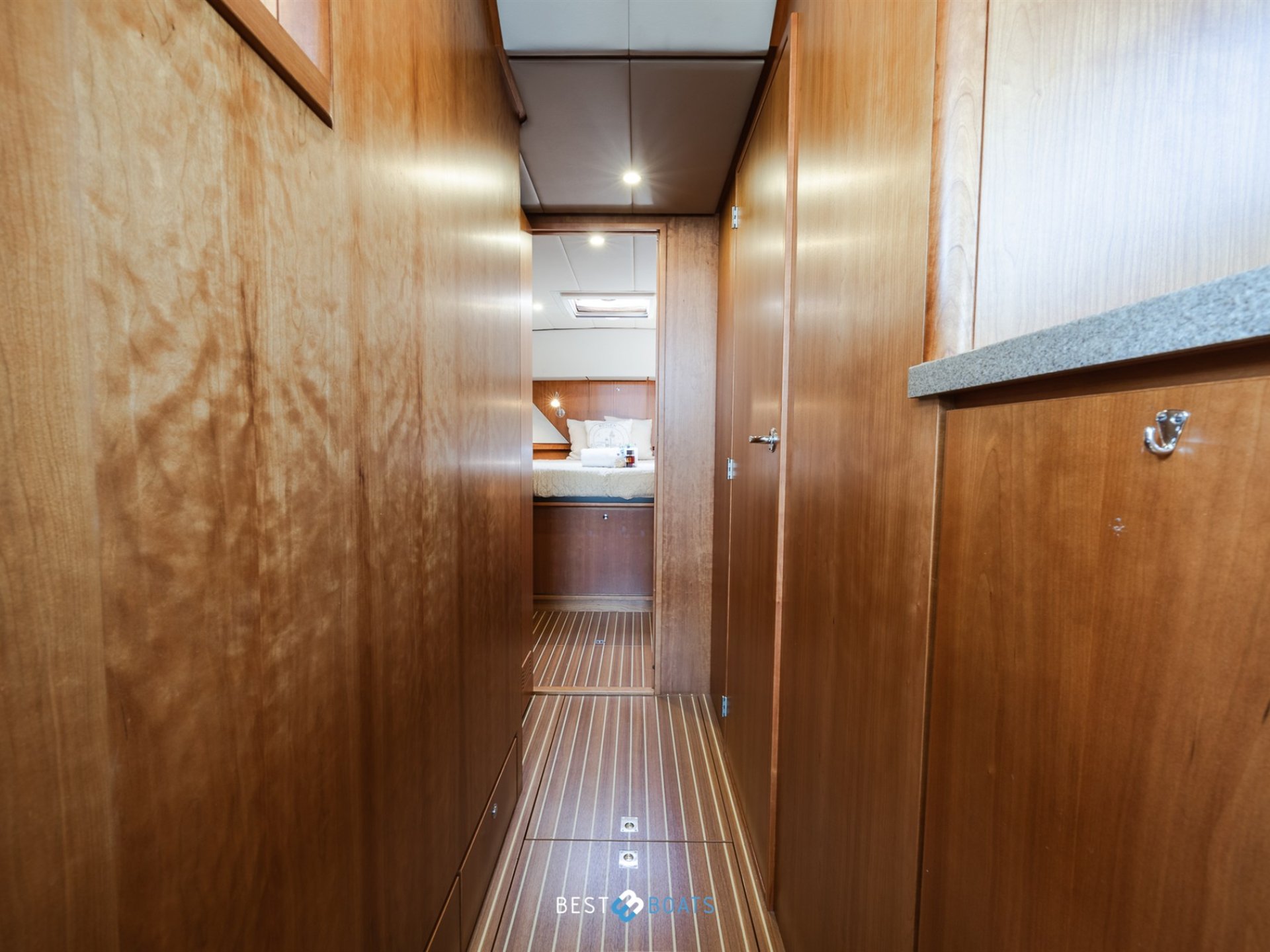 Linssen Grand Sturdy 470 Sedan Wheelhouse