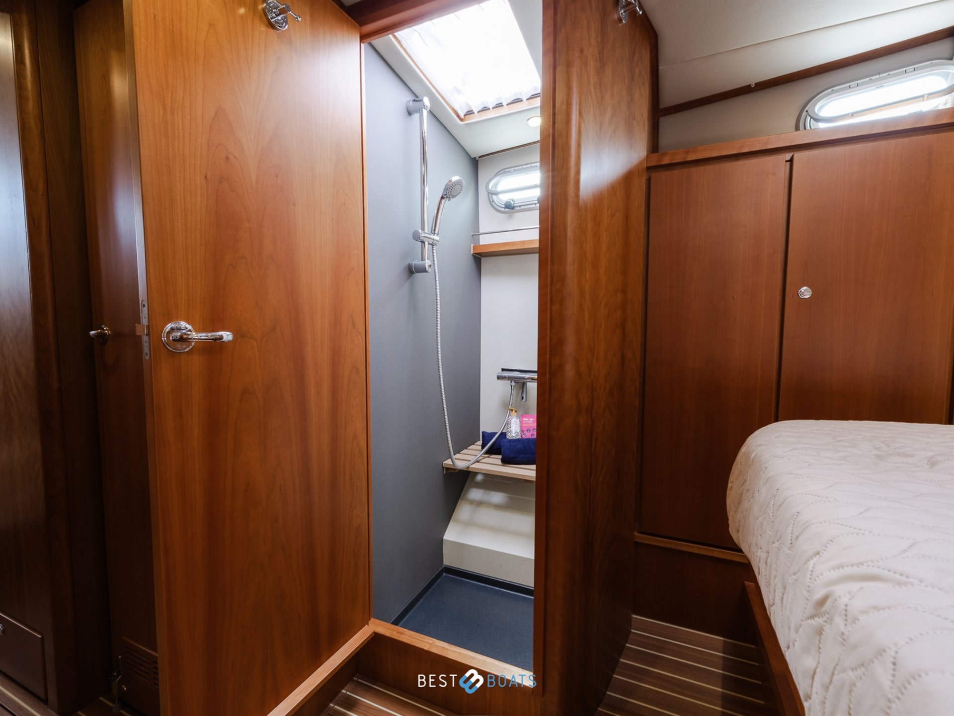 Linssen Grand Sturdy 470 Sedan Wheelhouse