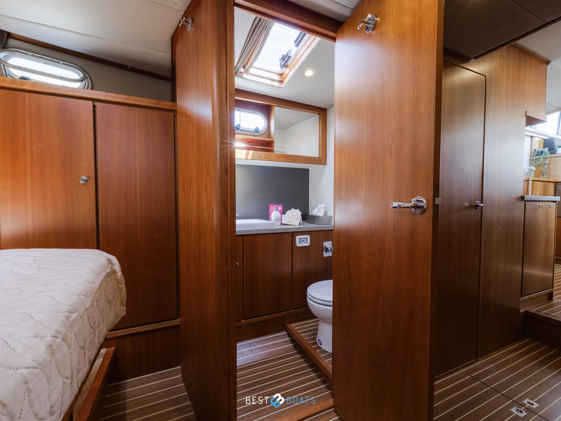Linssen Grand Sturdy 470 Sedan Wheelhouse