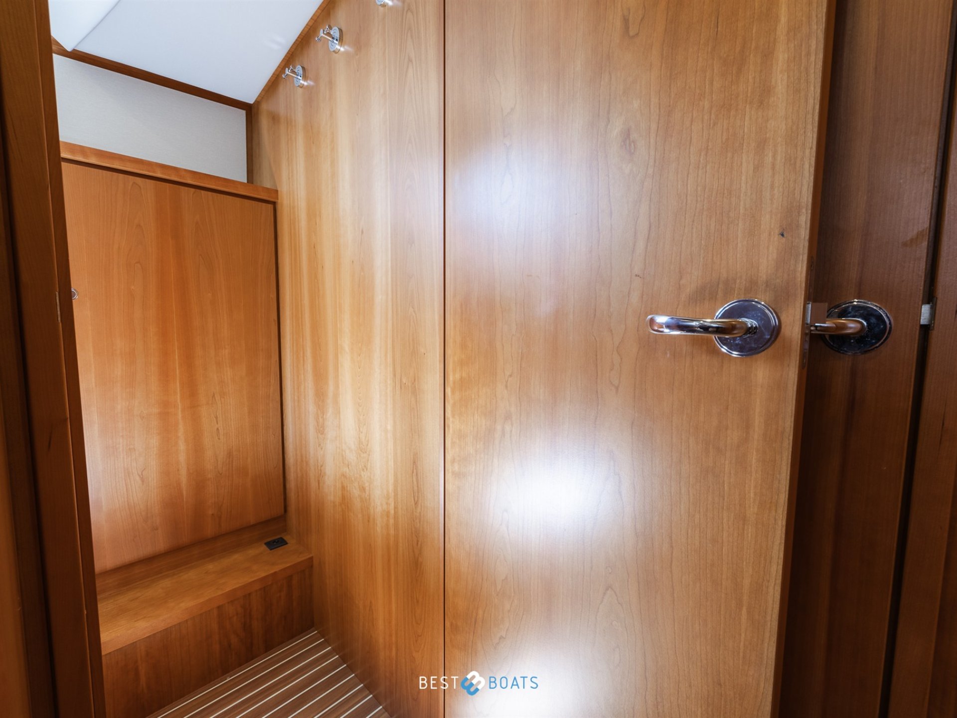 Linssen Grand Sturdy 470 Sedan Wheelhouse