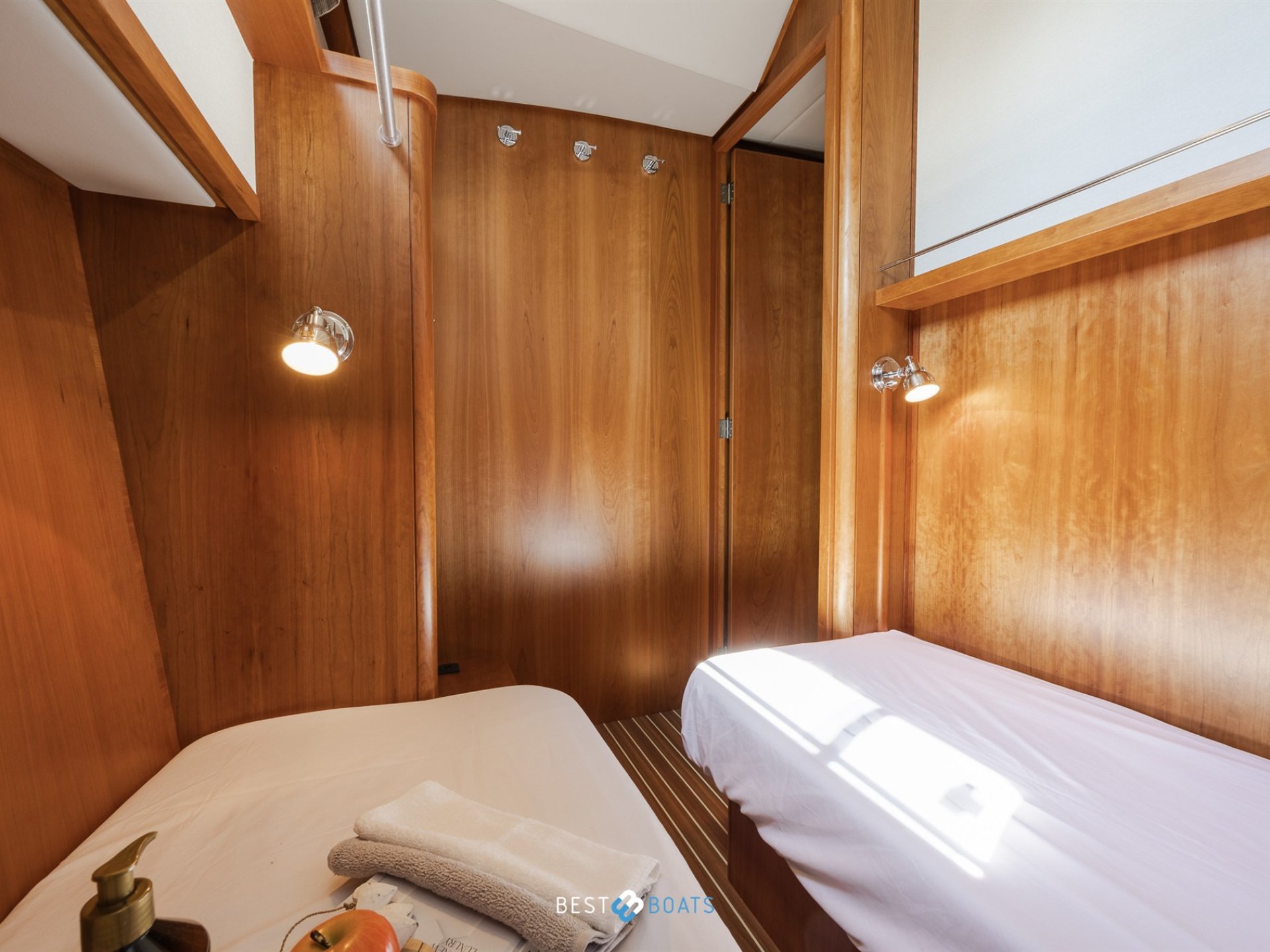 Linssen Grand Sturdy 470 Sedan Wheelhouse