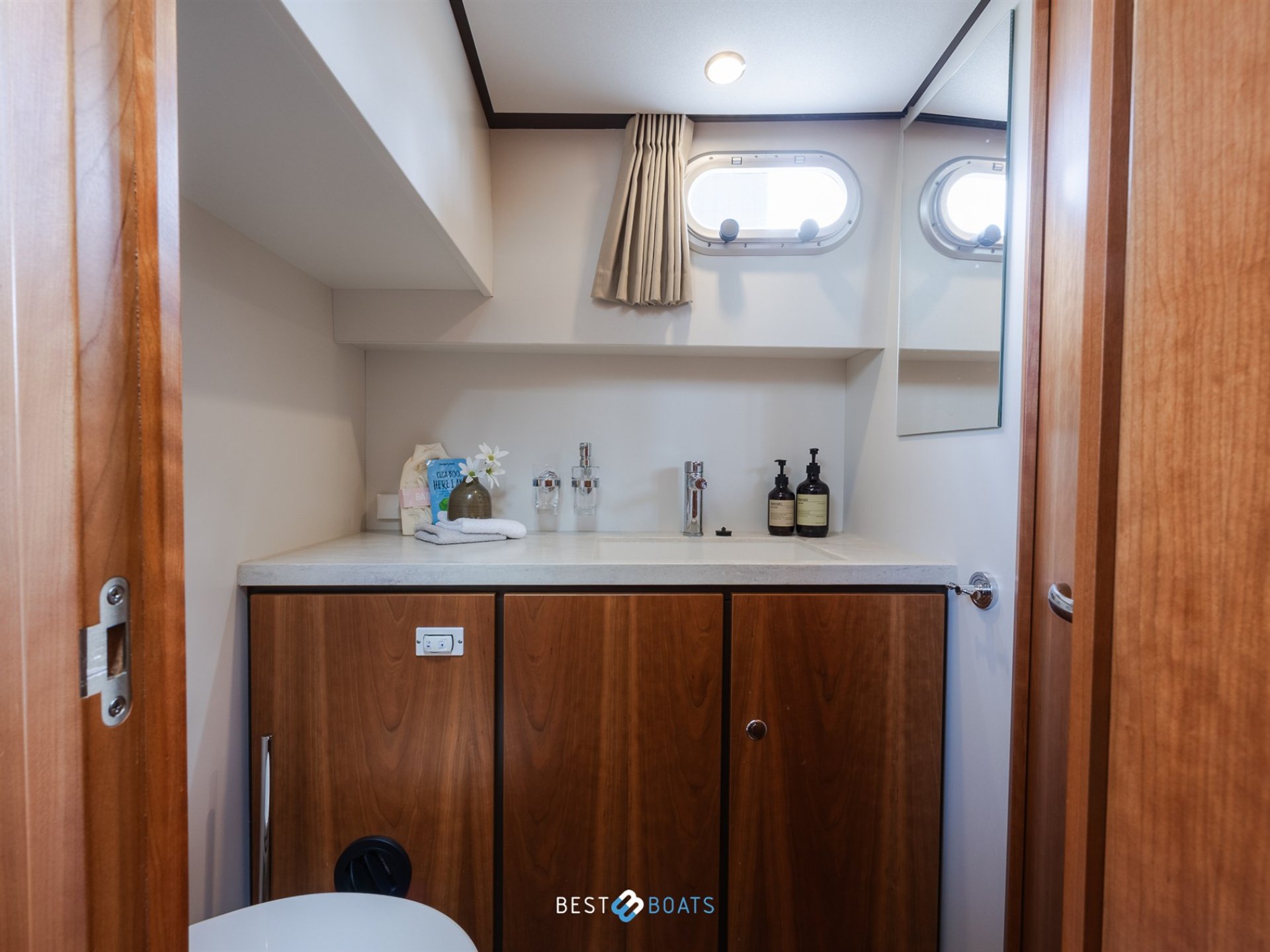 Linssen Grand Sturdy 35.0 Sedan