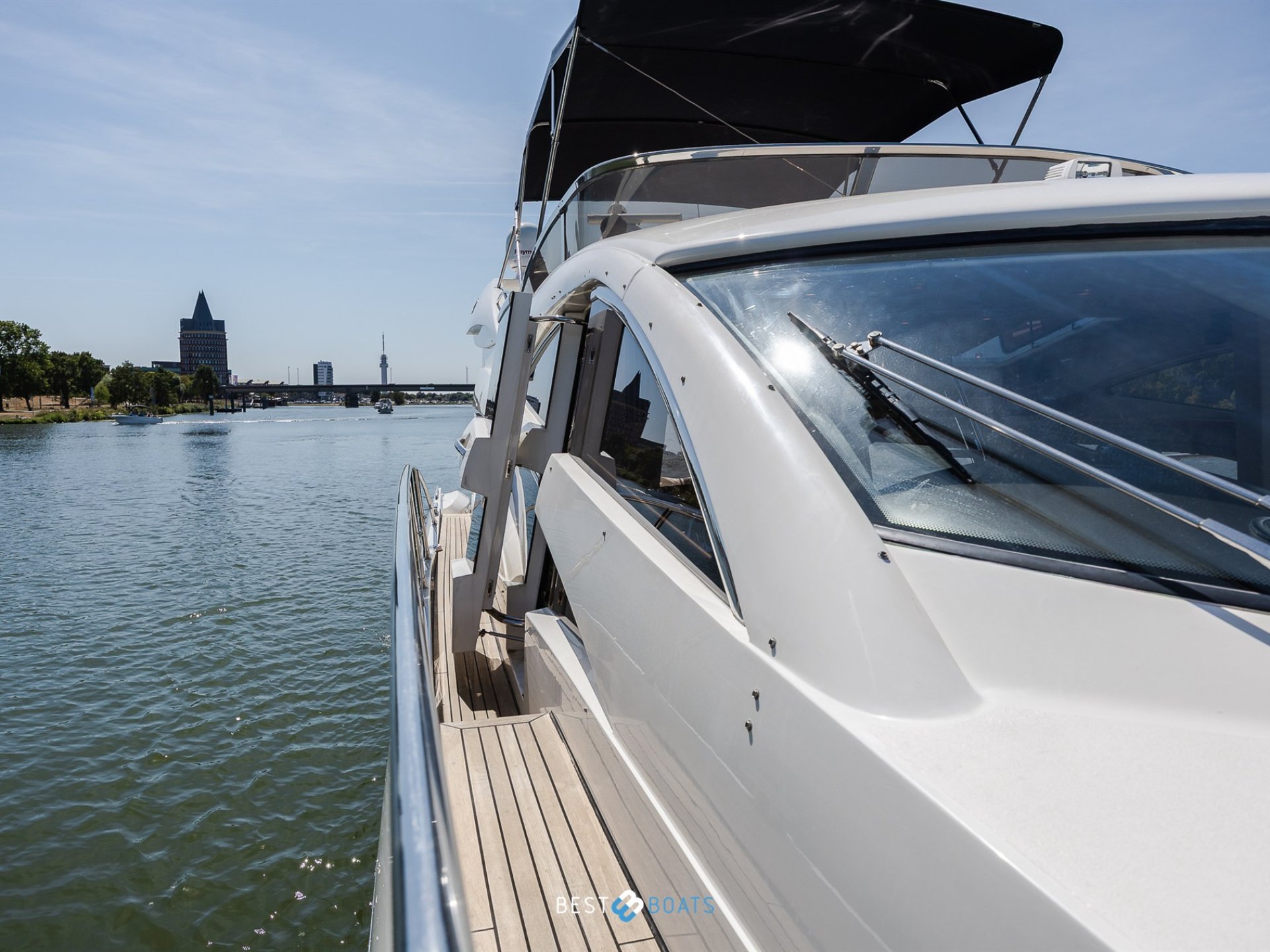 Sunseeker Manhattan 64