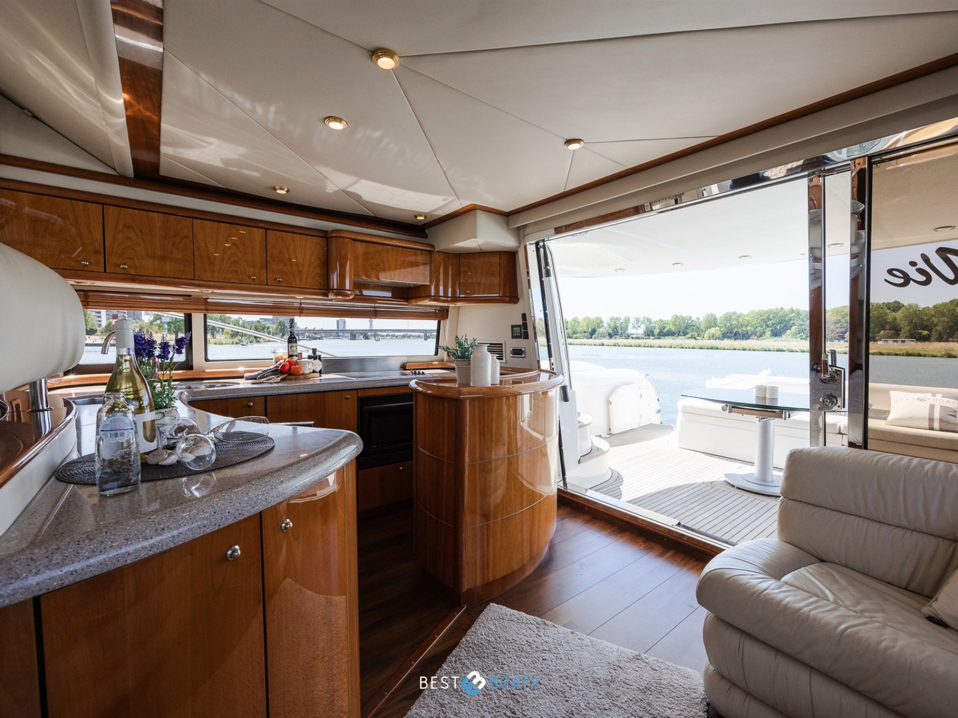Sunseeker Manhattan 64