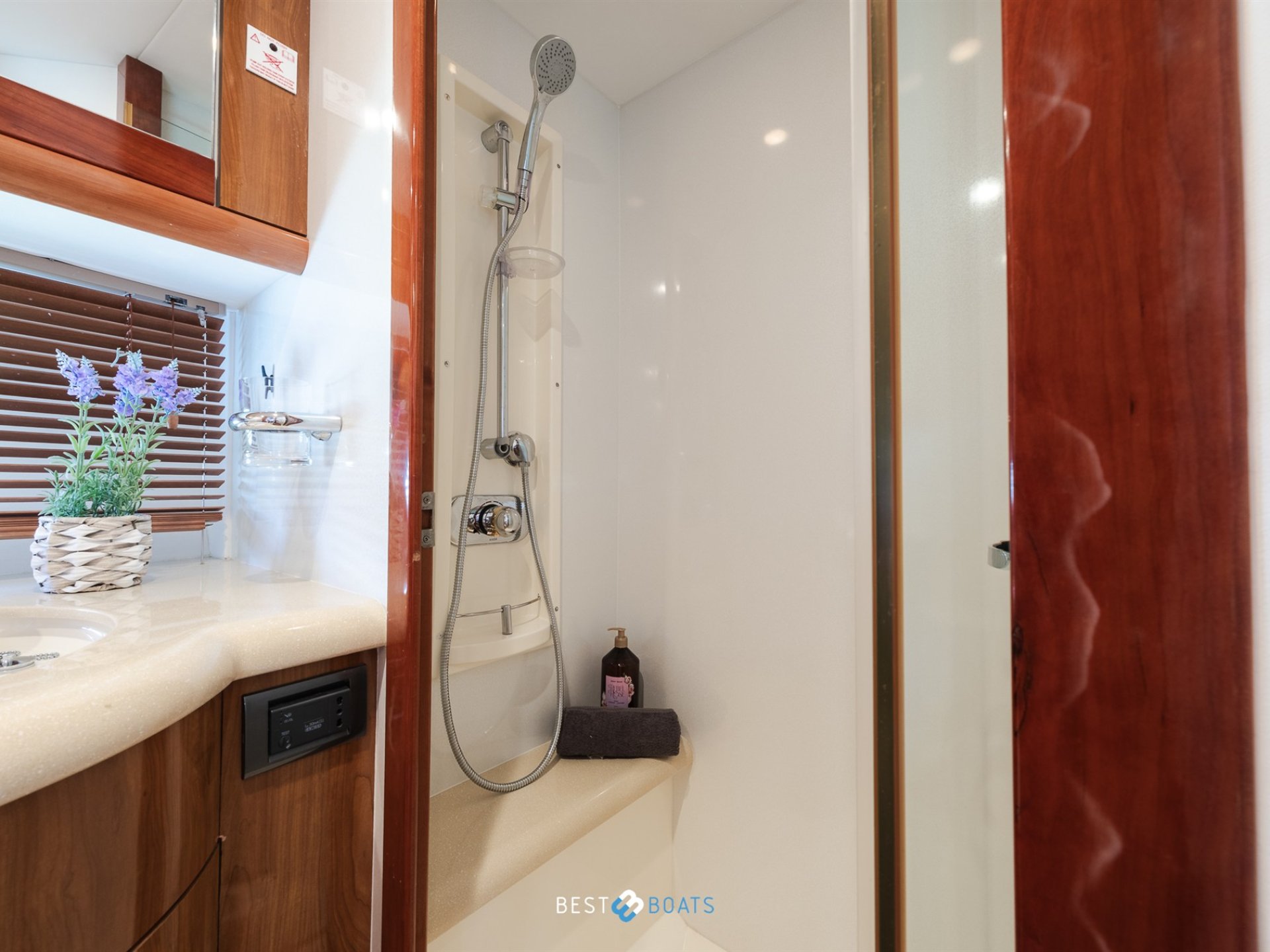 Sunseeker Manhattan 64