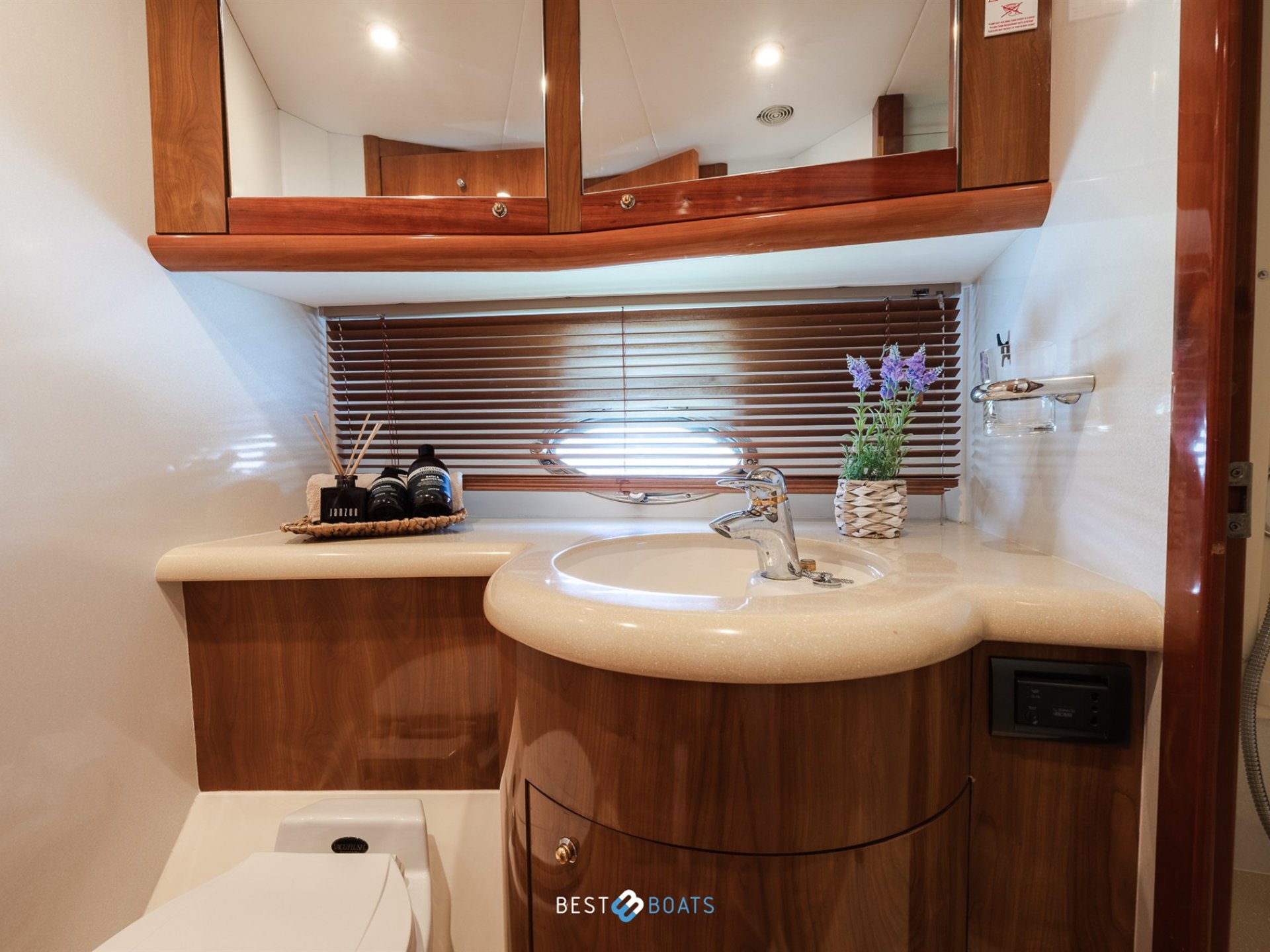 Sunseeker Manhattan 64