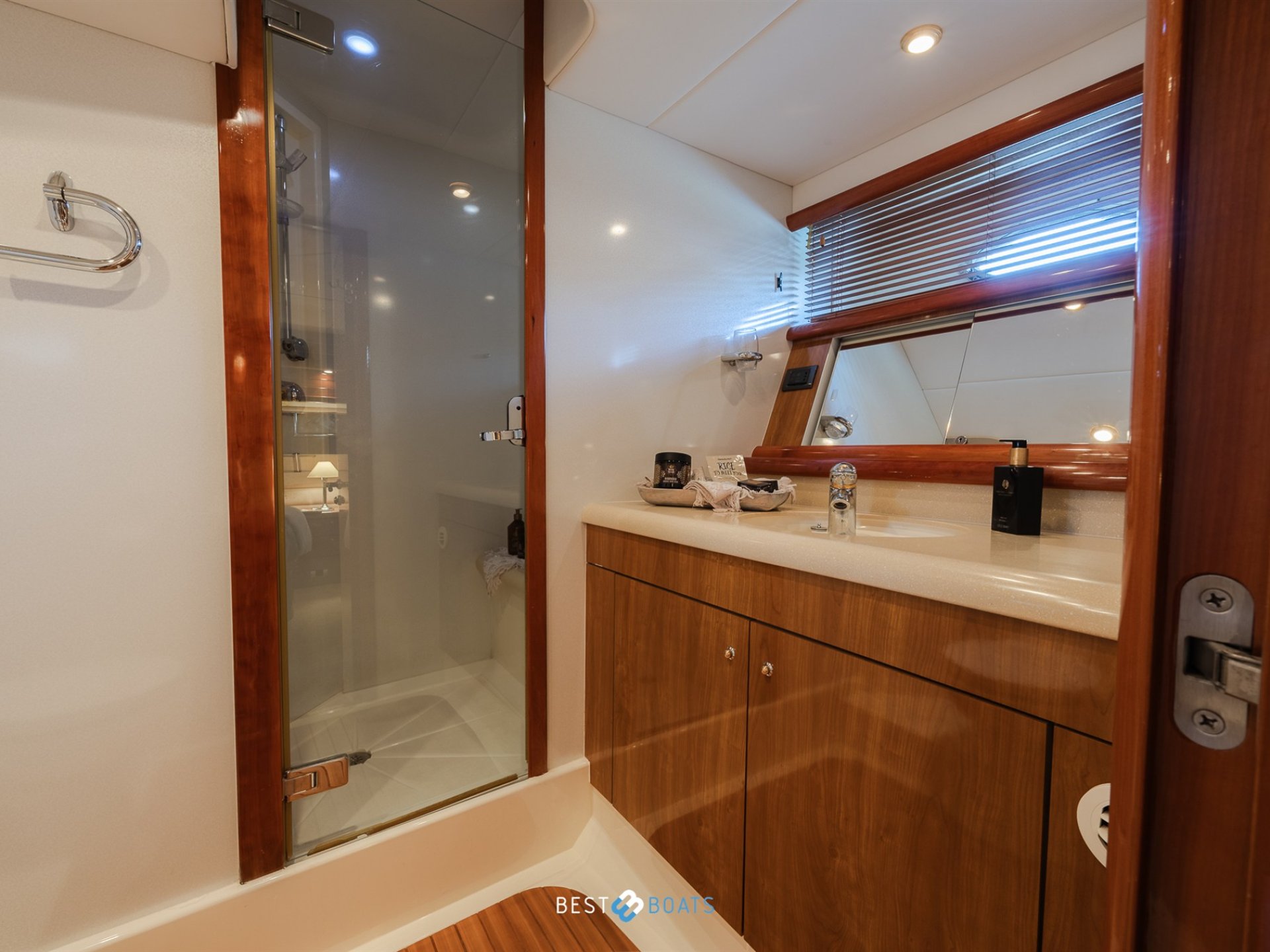 Sunseeker Manhattan 64