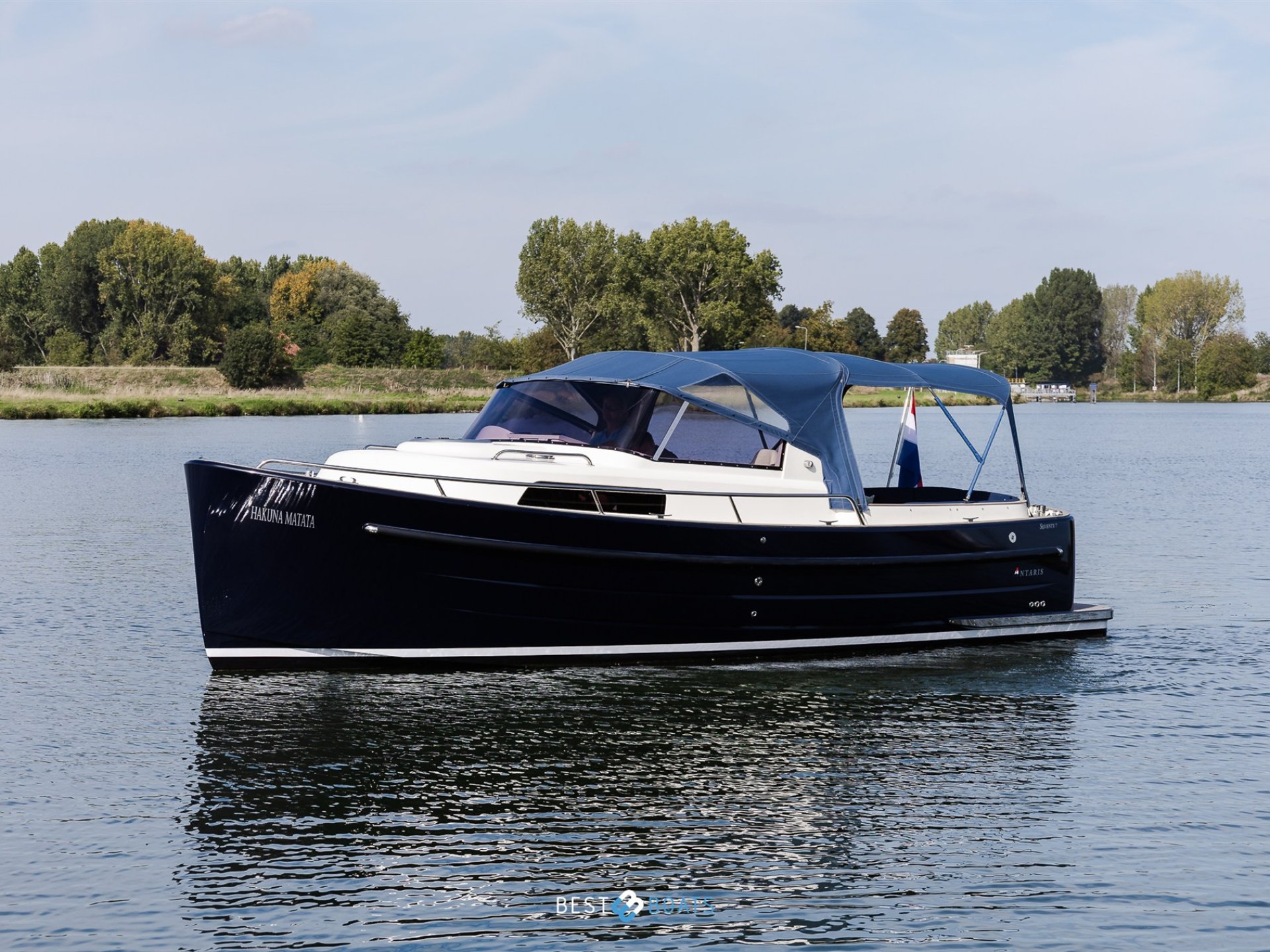 Antaris Seventy7 Cabin