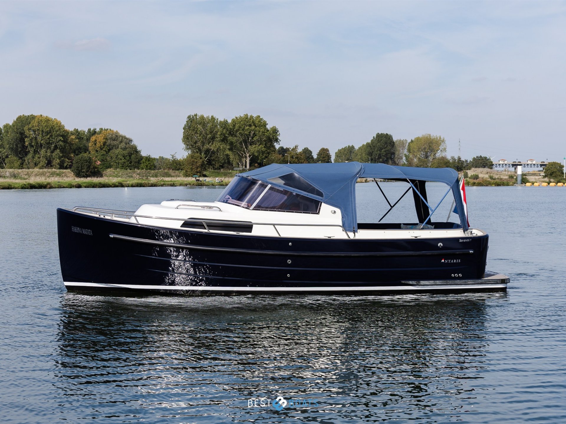 Antaris Seventy7 Cabin