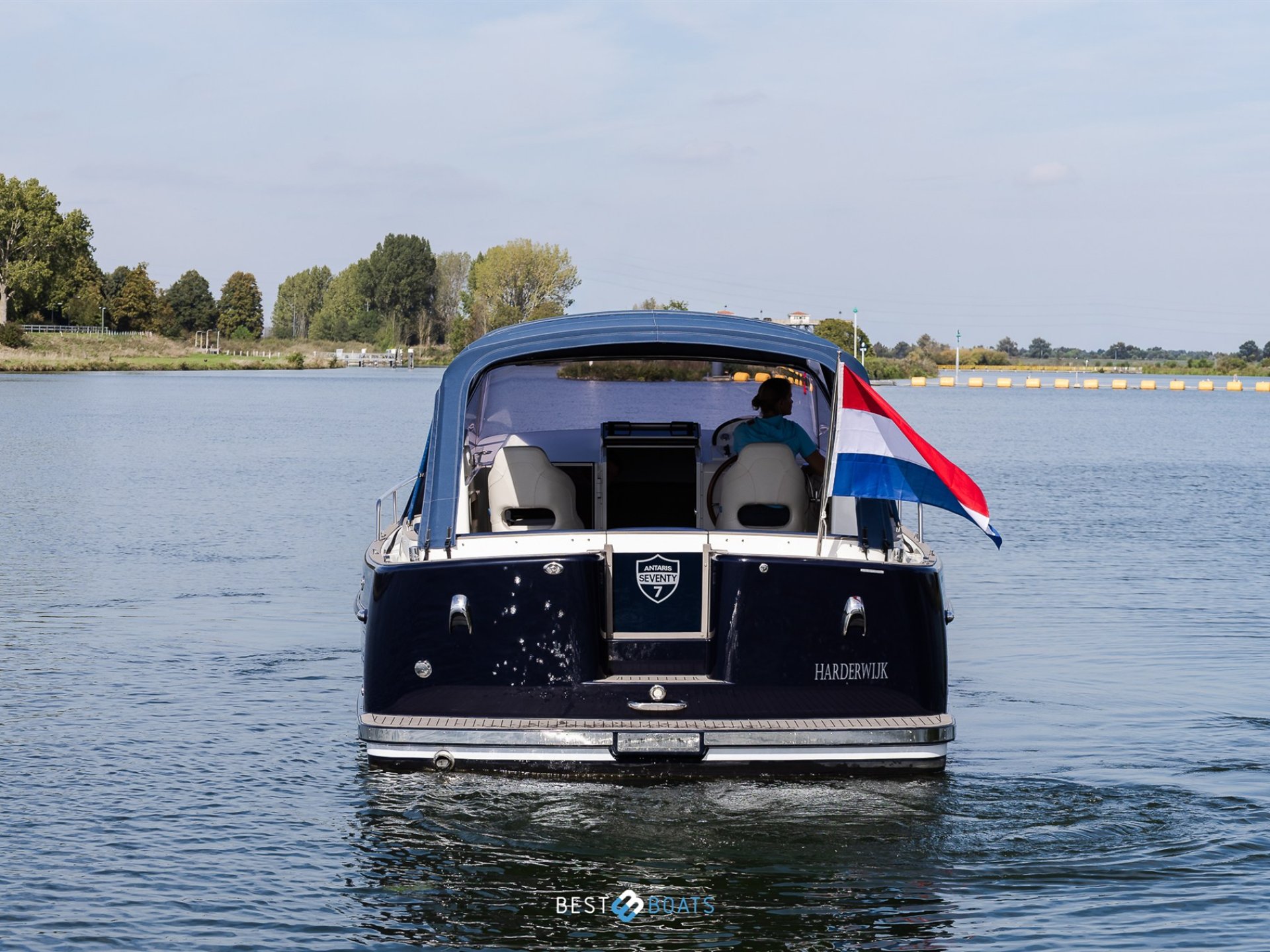 Antaris Seventy7 Cabin