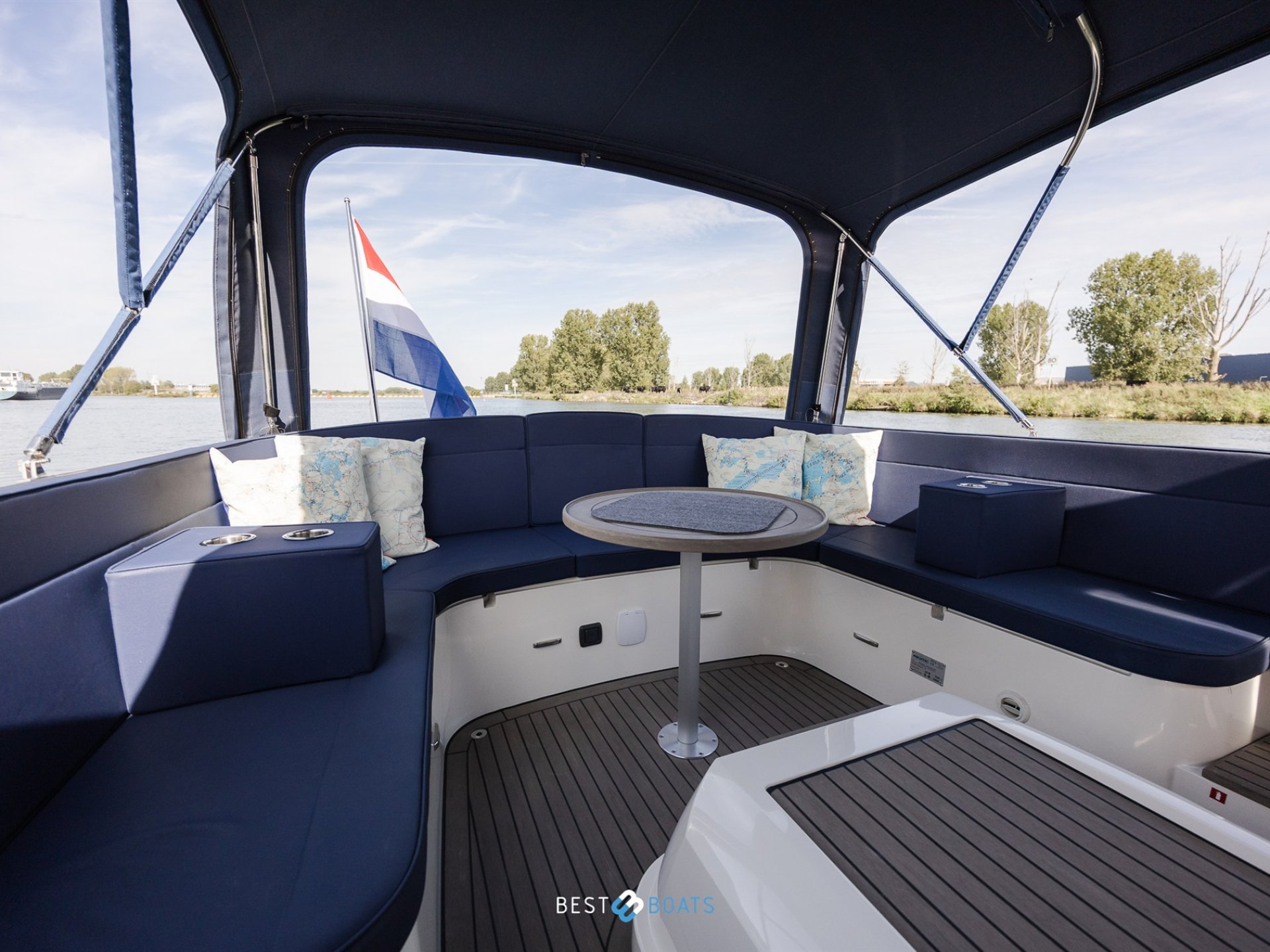 Antaris Seventy7 Cabin