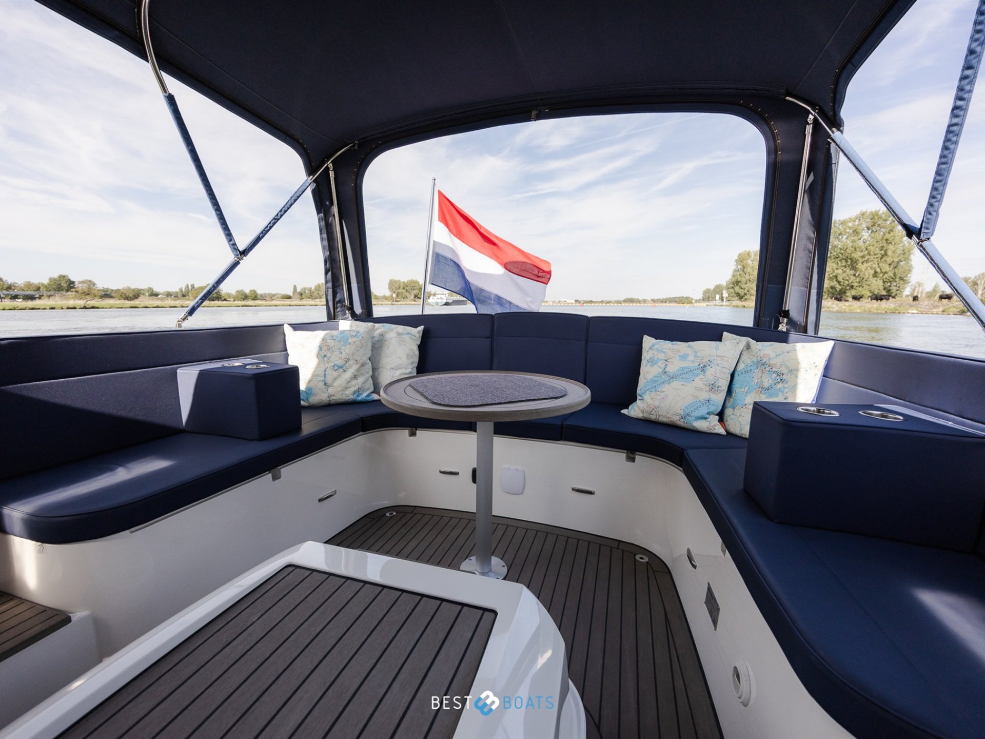 Antaris Seventy7 Cabin