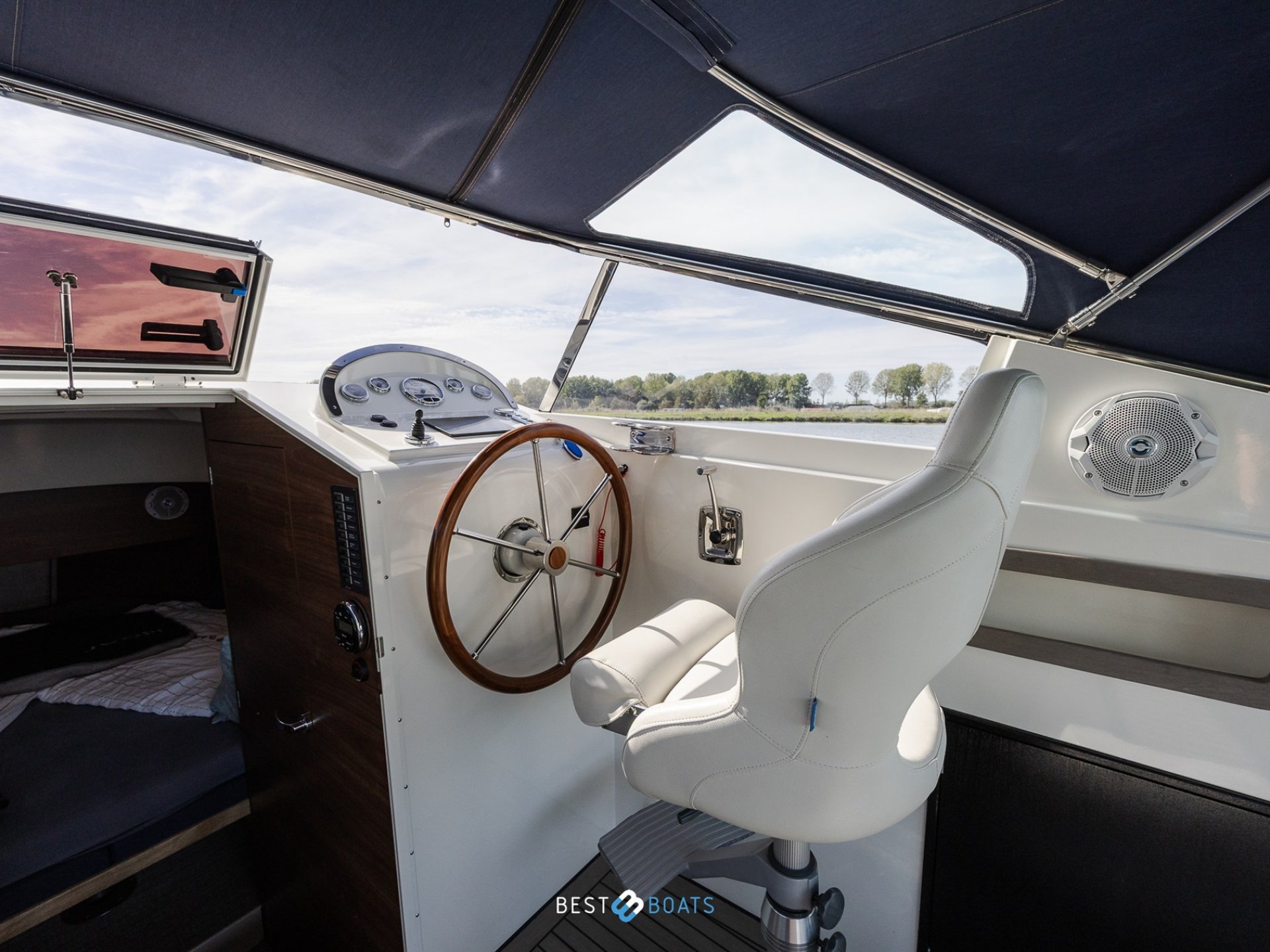 Antaris Seventy7 Cabin