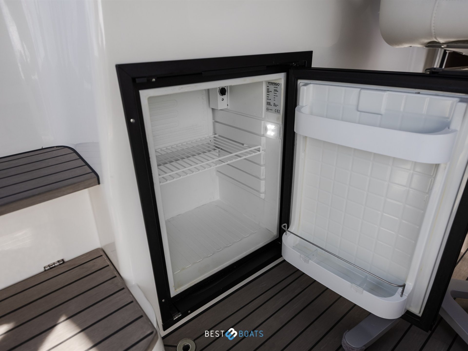 Antaris Seventy7 Cabin