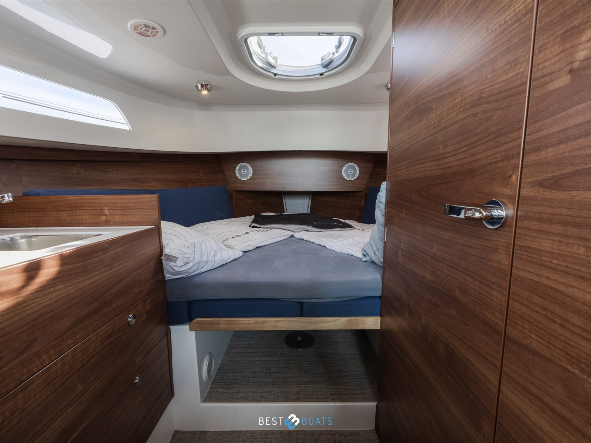 Antaris Seventy7 Cabin