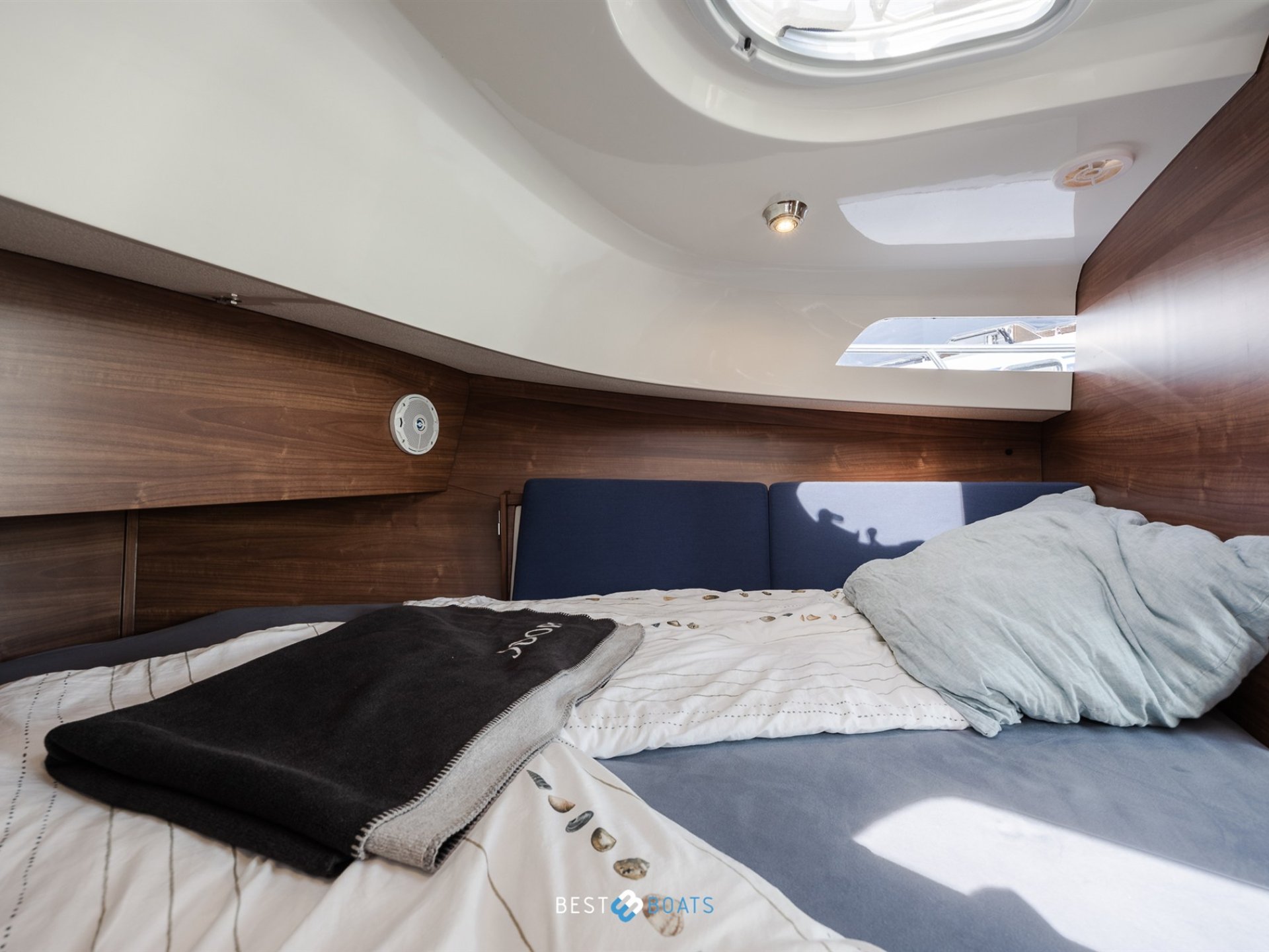 Antaris Seventy7 Cabin