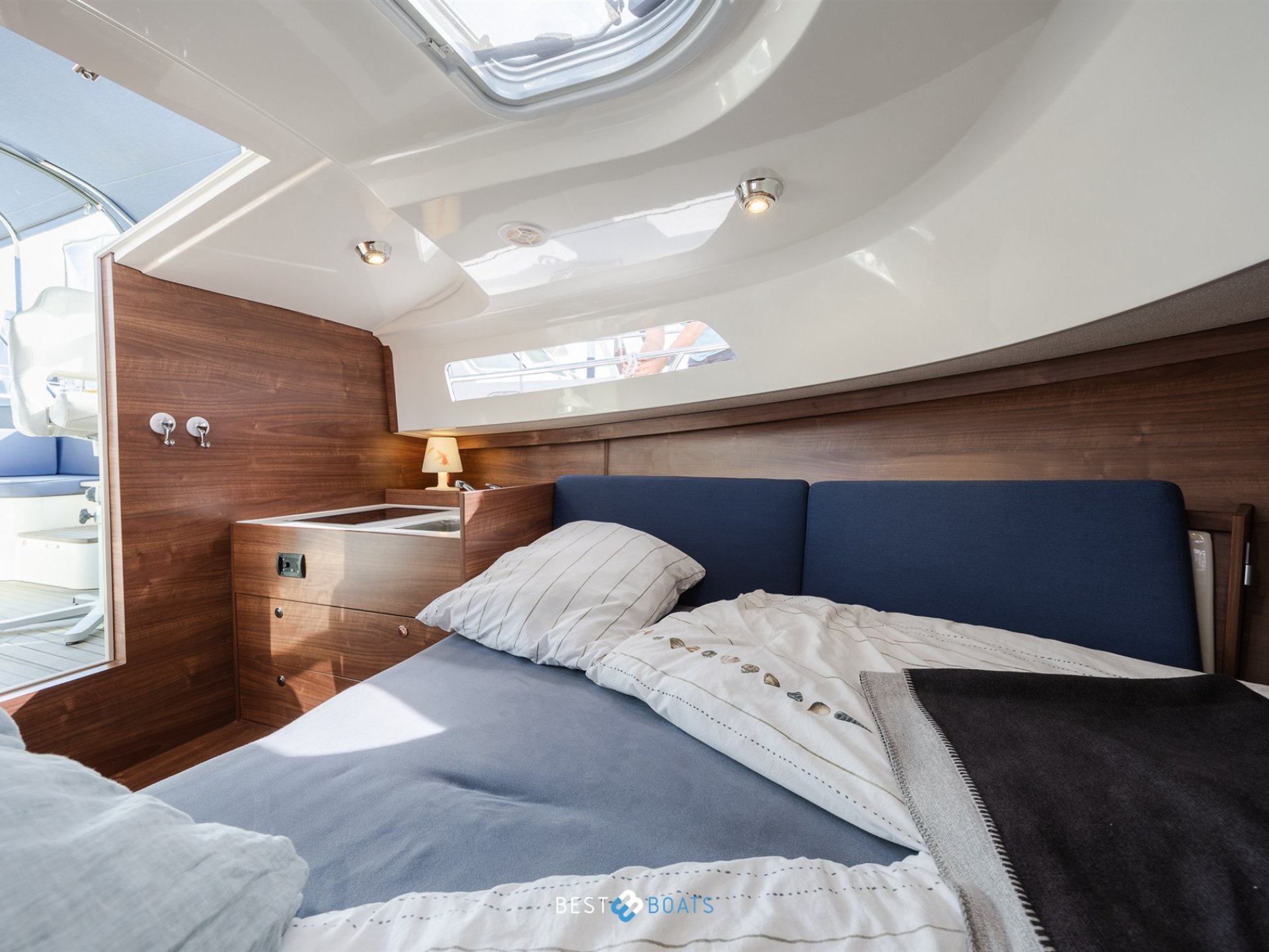 Antaris Seventy7 Cabin