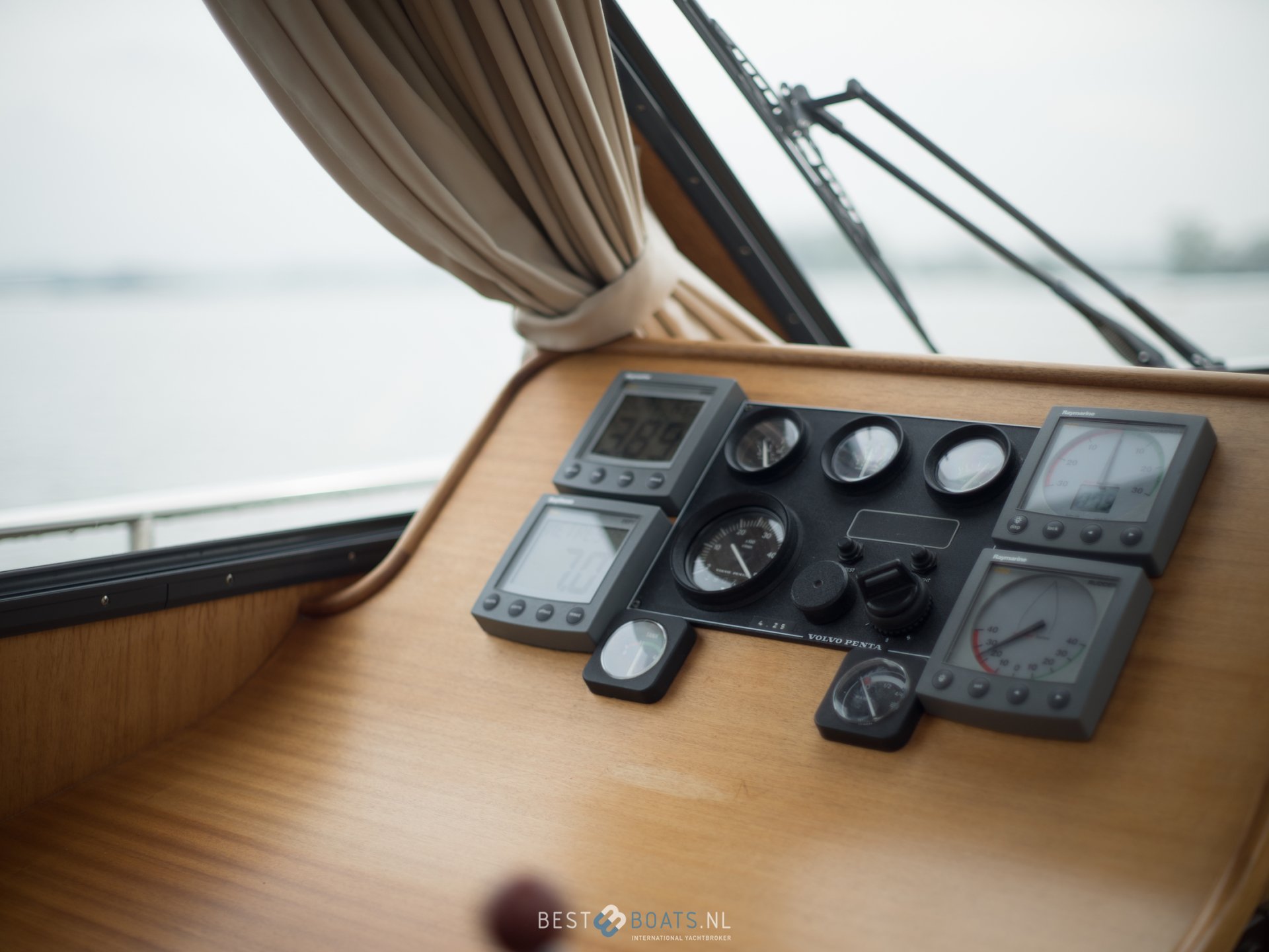 Linssen 37SE