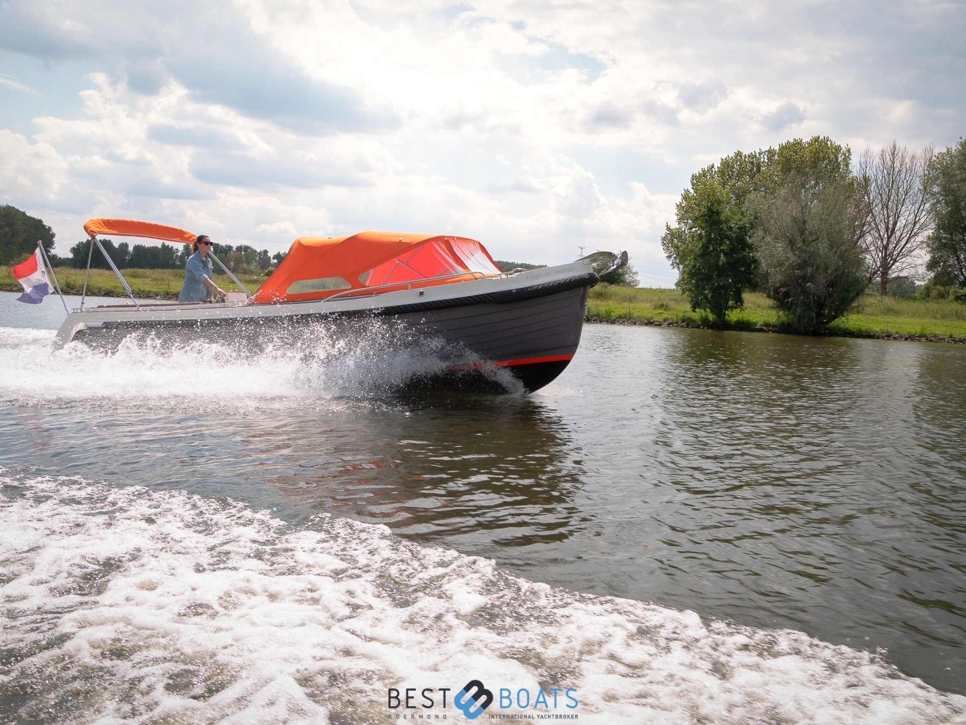 Interboat Intender 820