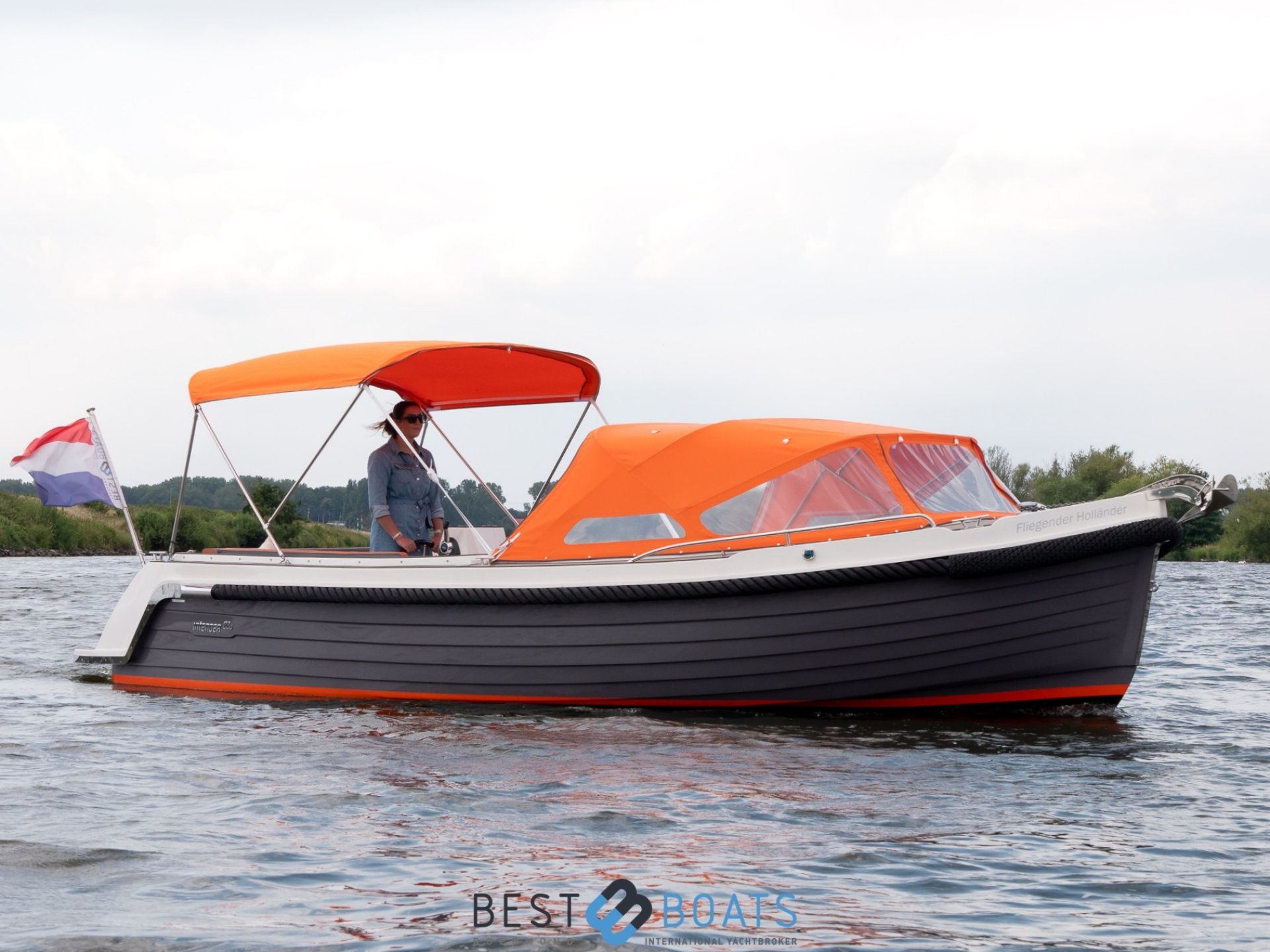 Interboat Intender 820