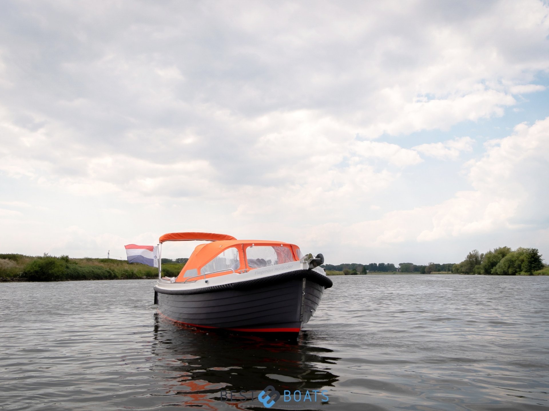 Interboat Intender 820