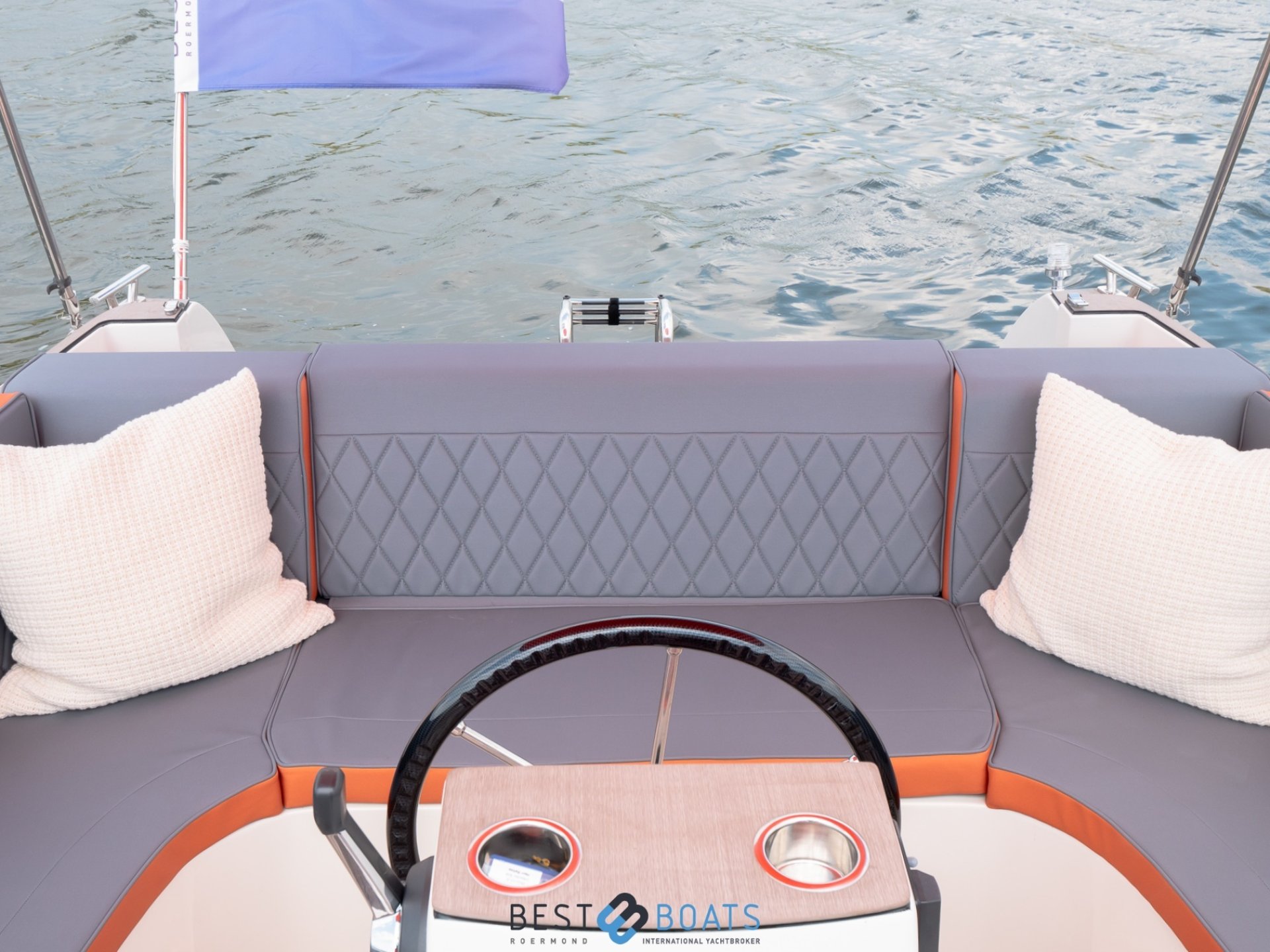 Interboat Intender 820