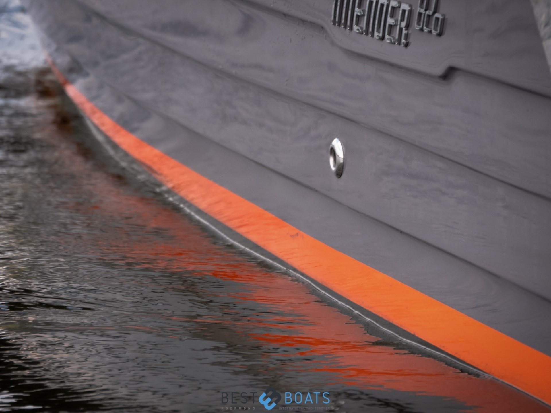 Interboat Intender 820