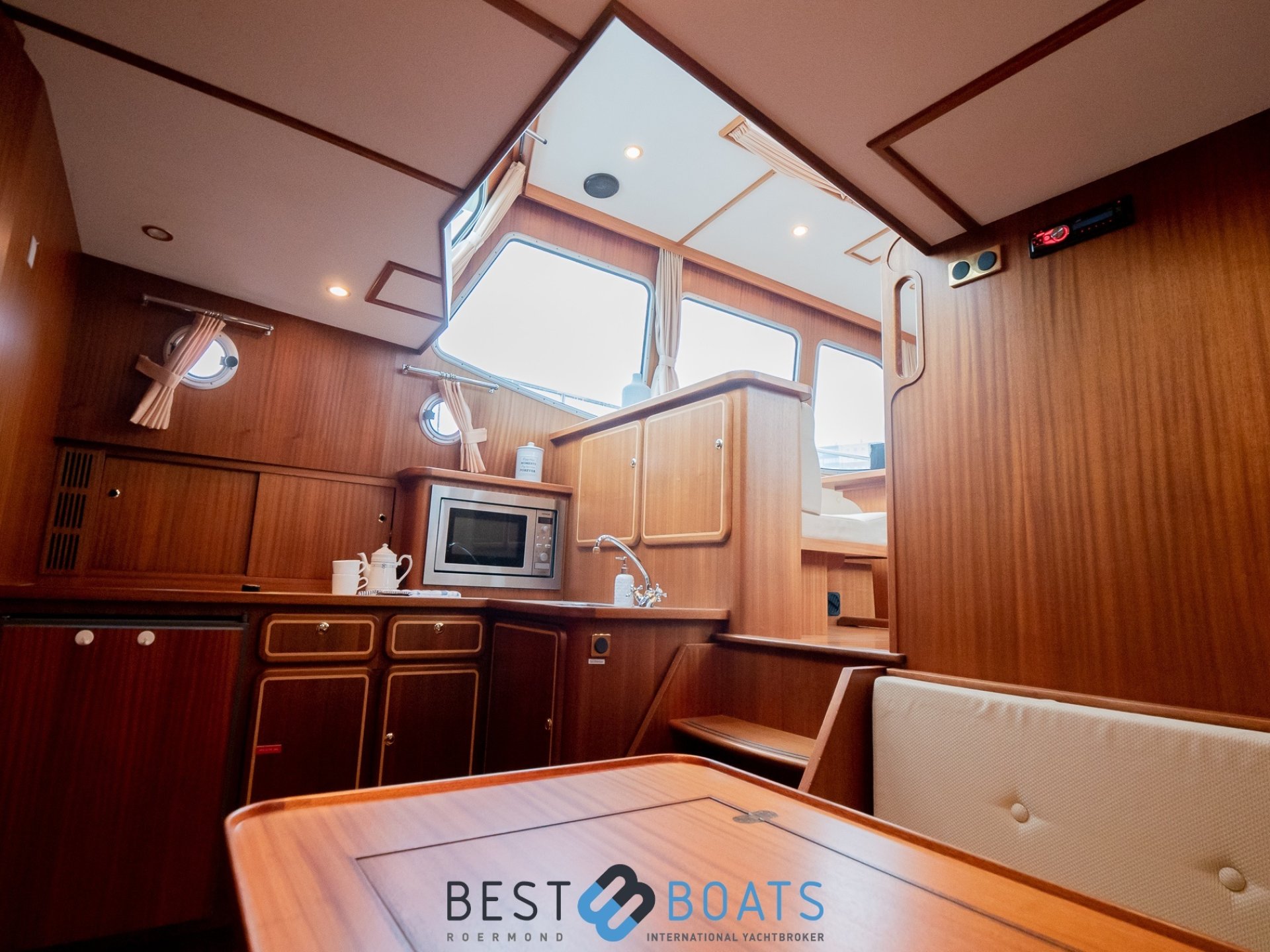 Linssen Dutch Sturdy 380 AC