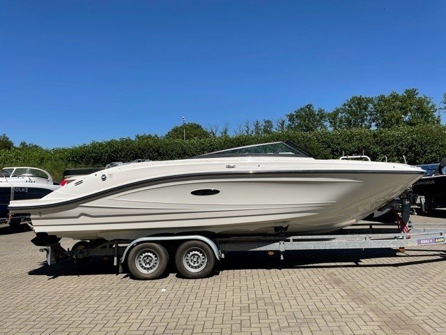 Sea Ray SPX 230