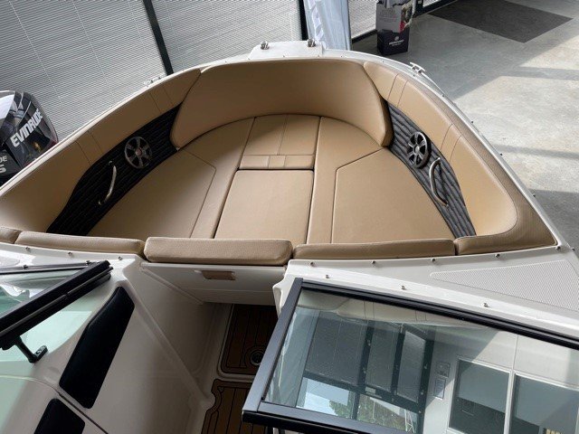 Sea Ray SPX 230